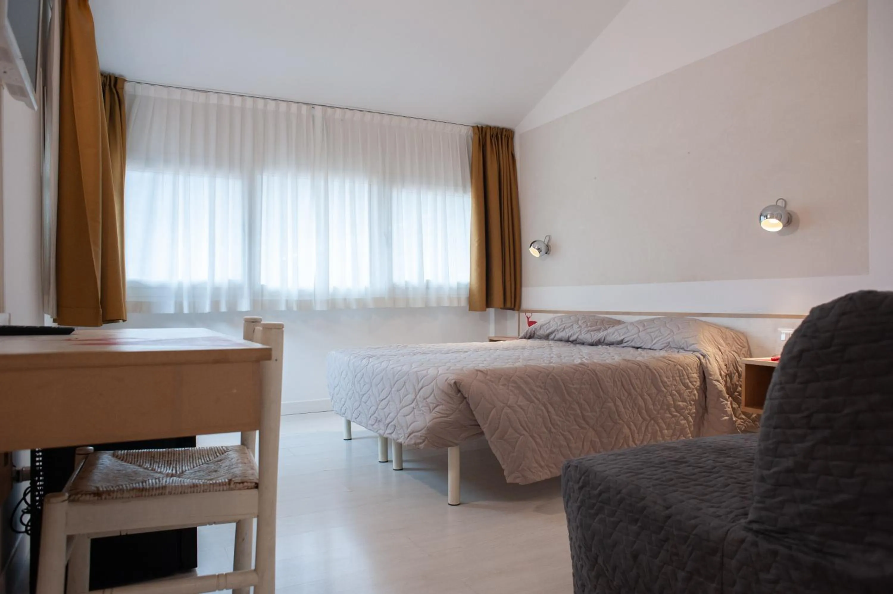 Bedroom, Bed in Hotel Giardino