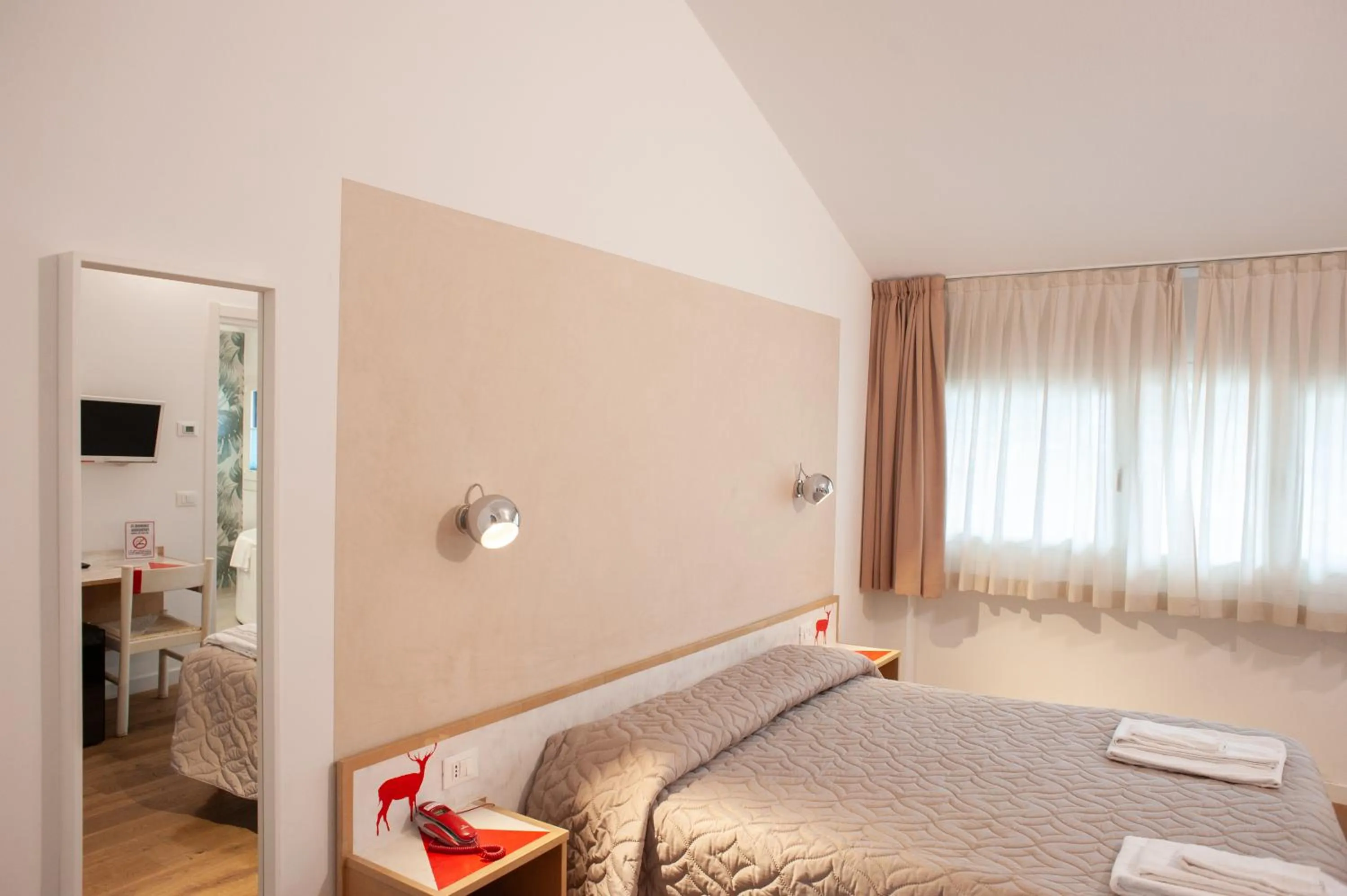 Bedroom, Bed in Hotel Giardino