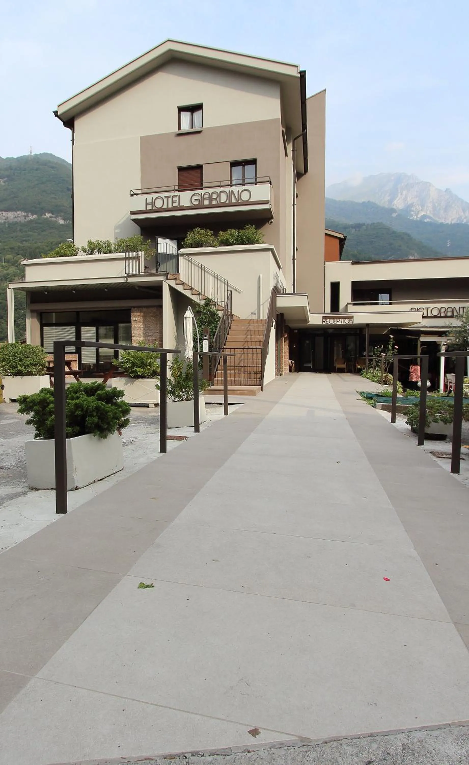 Property building in Hotel Giardino