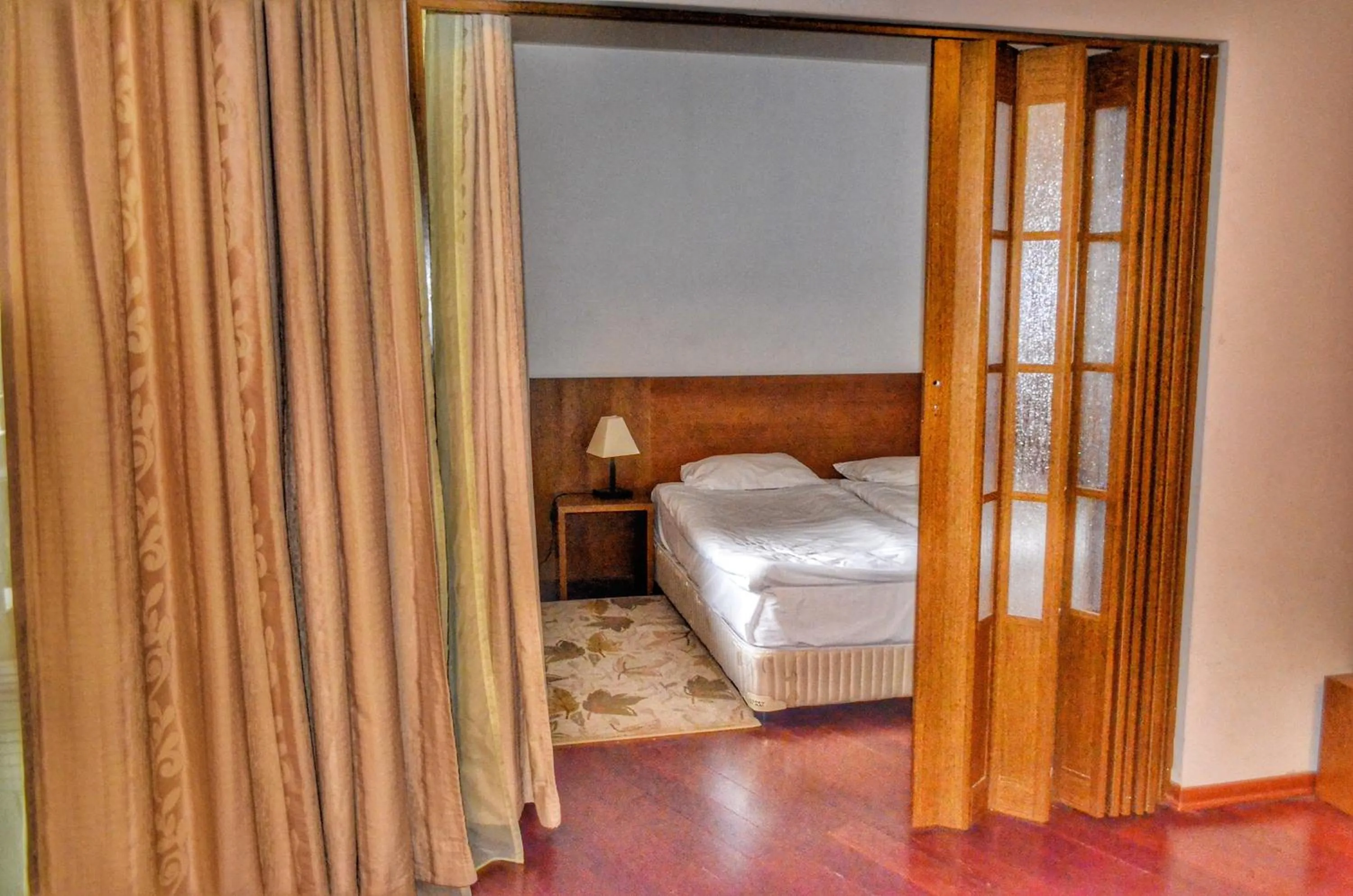 Bedroom, Bed in Bellevue Residence Apartments