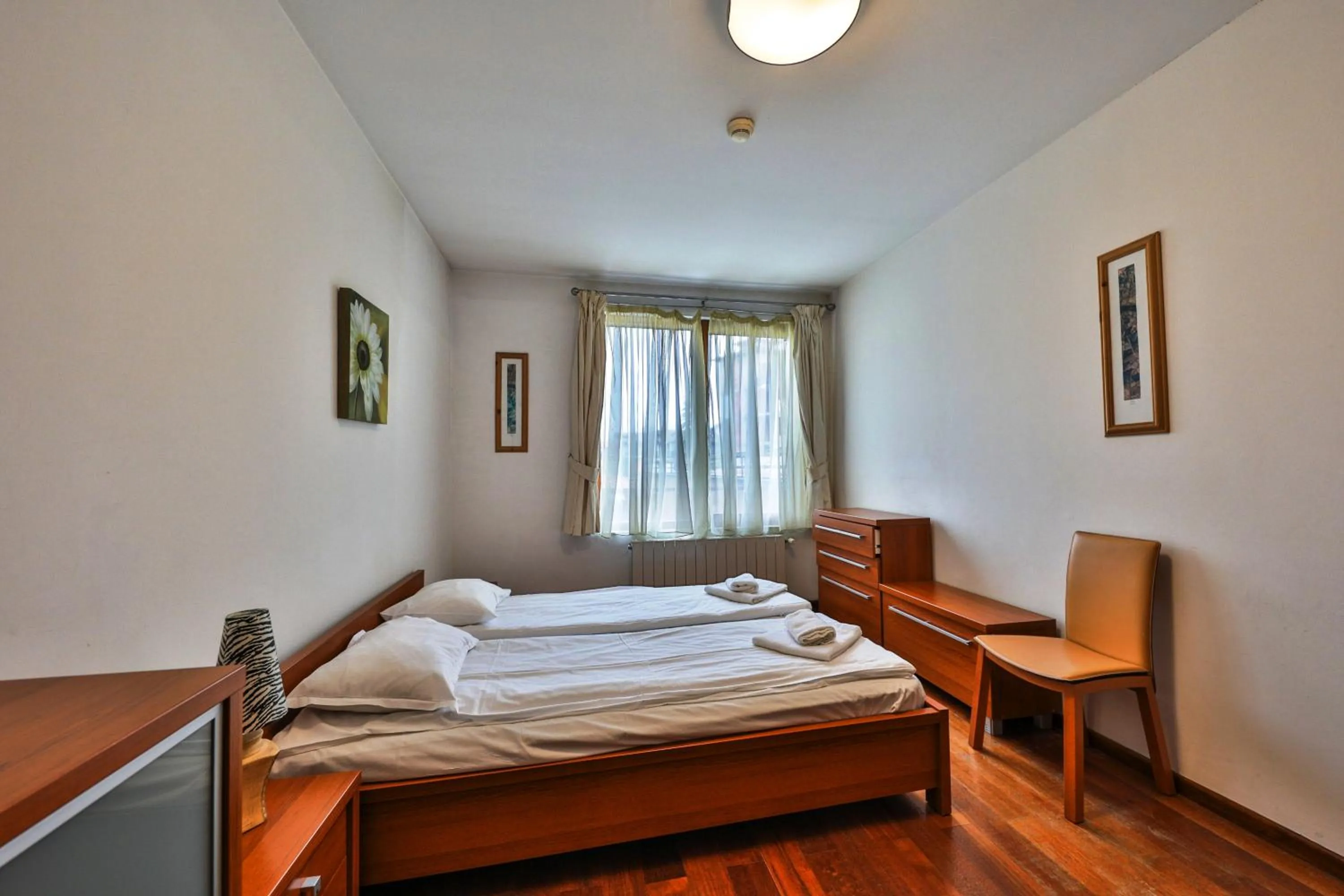 Bedroom, Bed in Bellevue Residence Apartments