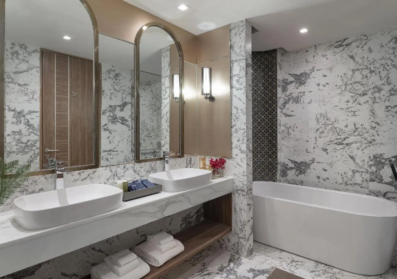 Bathroom in Valia Hotel Bangkok