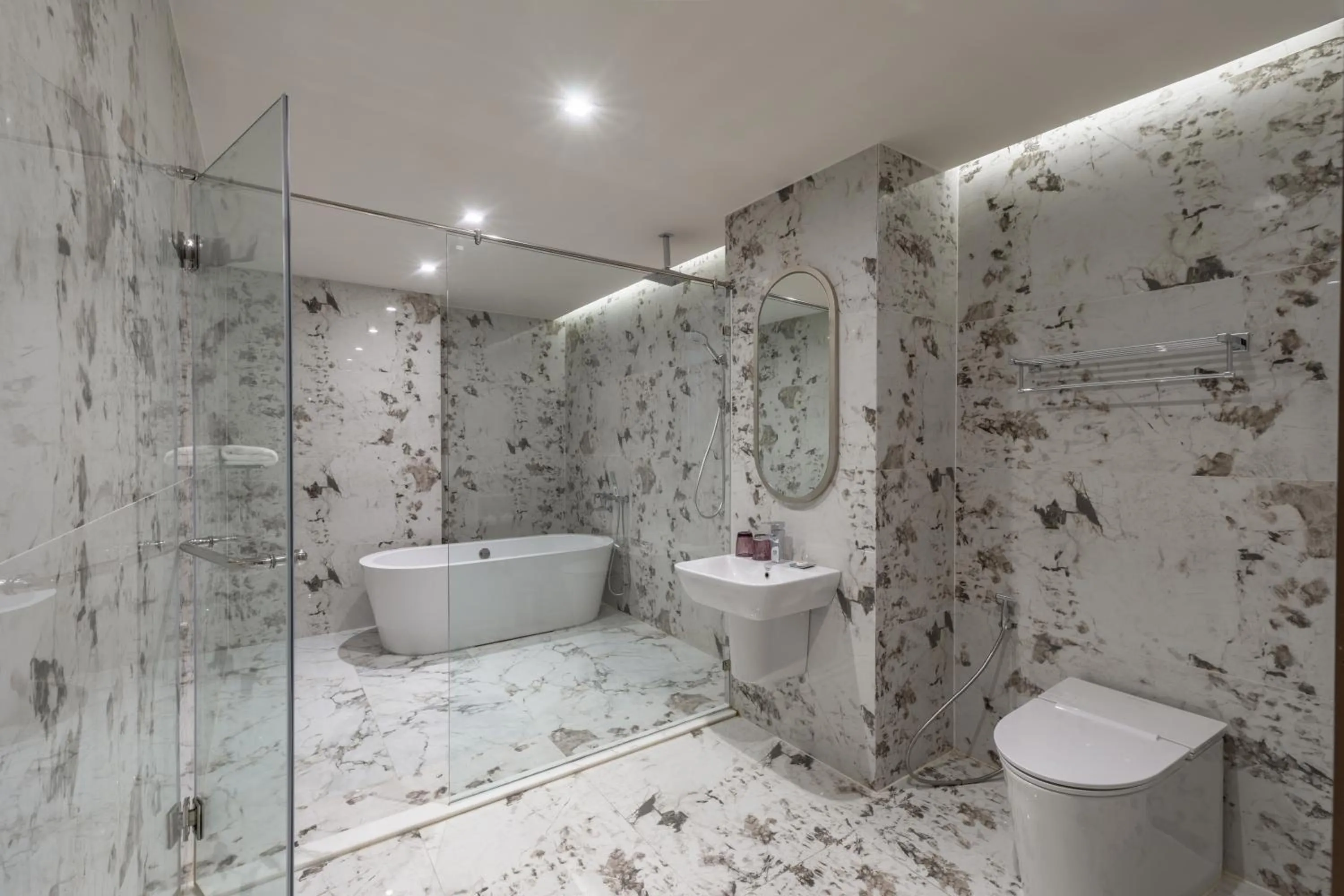 Bathroom in Valia Hotel Bangkok