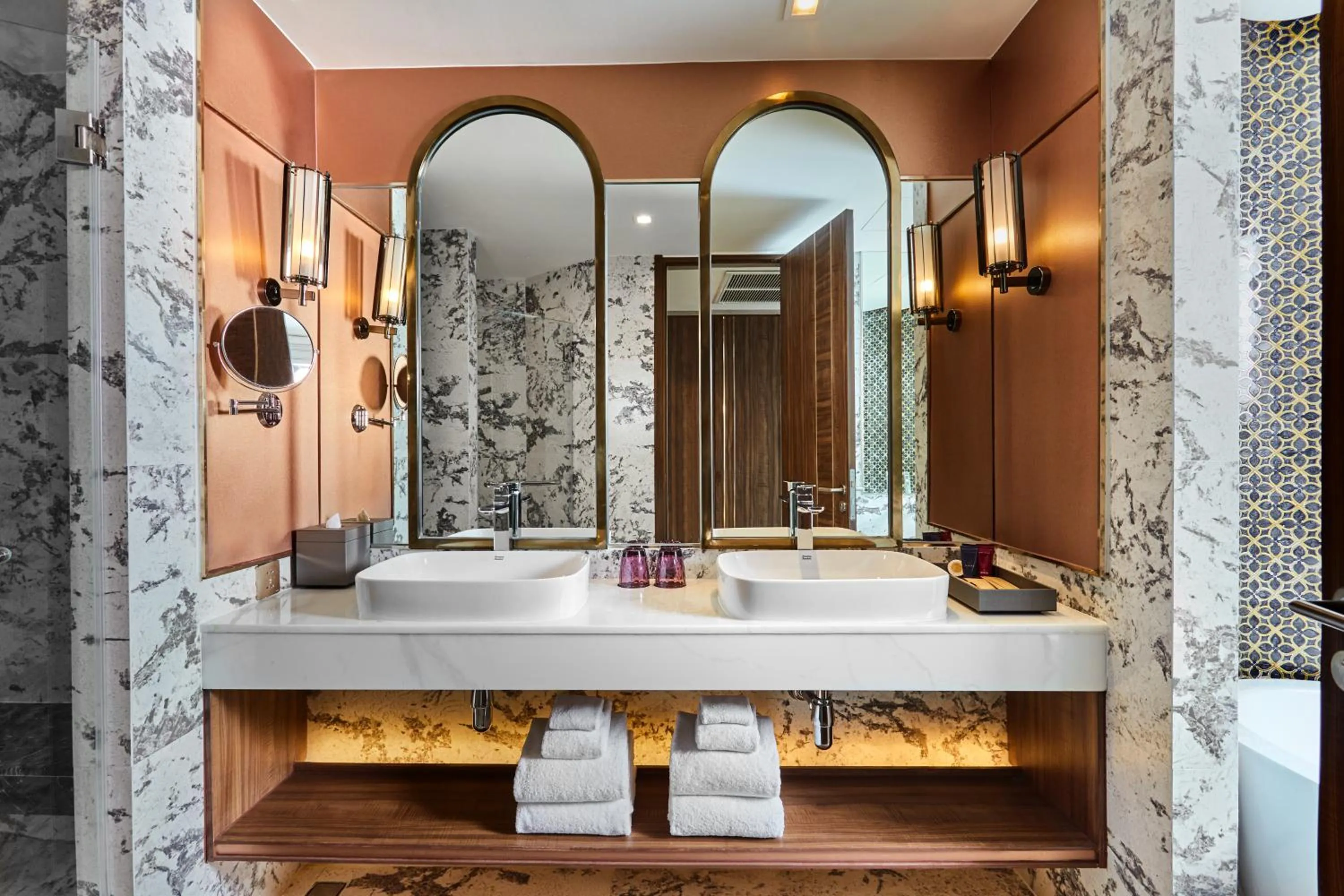 Bathroom in Valia Hotel Bangkok