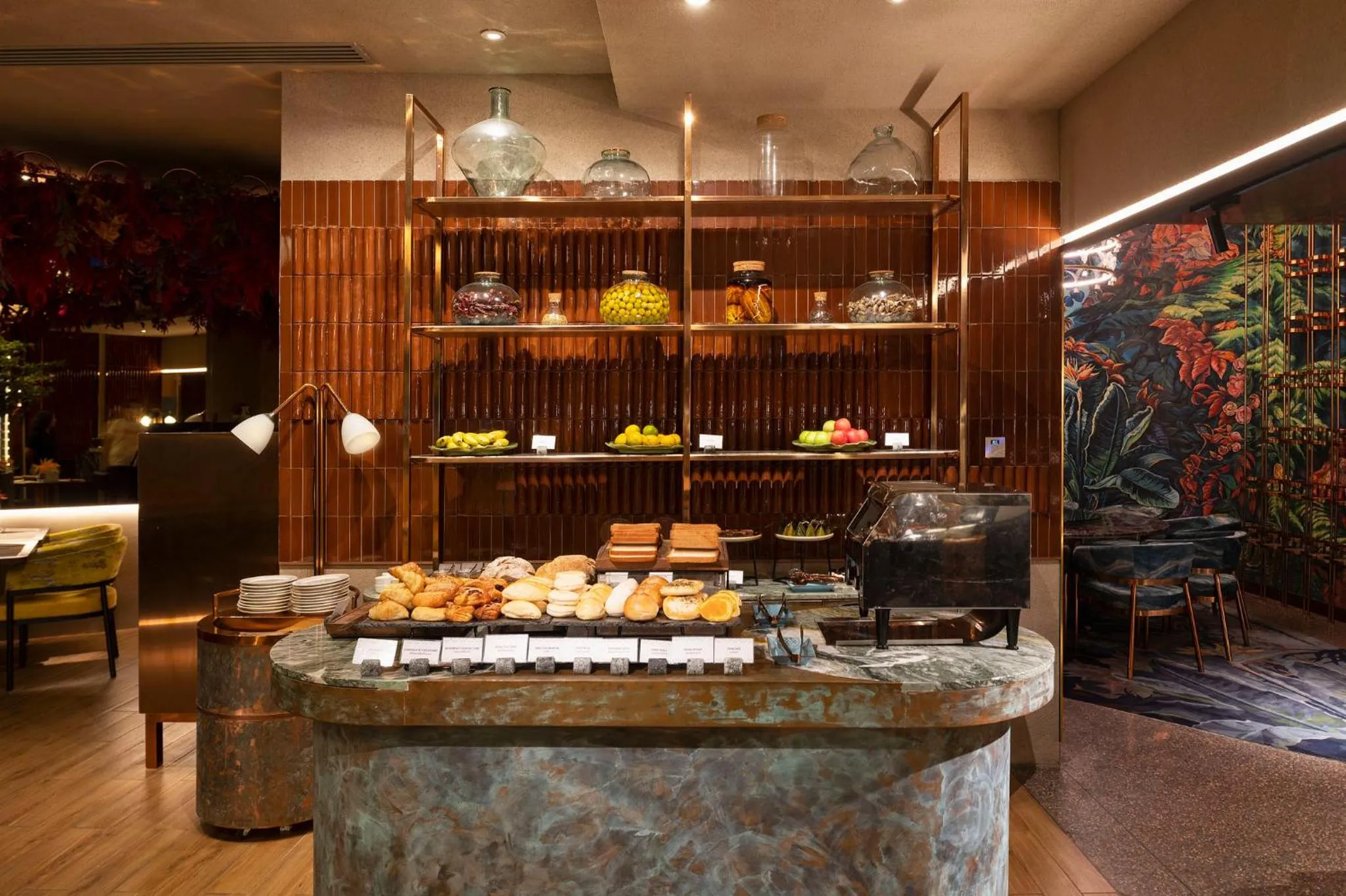 Restaurant/places to eat in Valia Hotel Bangkok