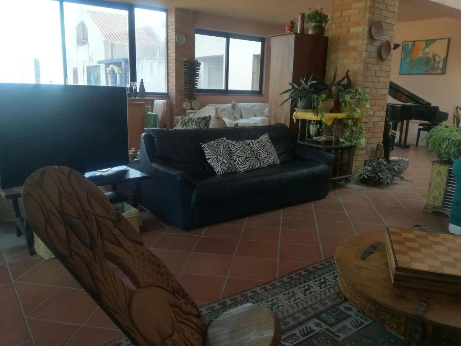 Communal lounge/ TV room in Villa Grande