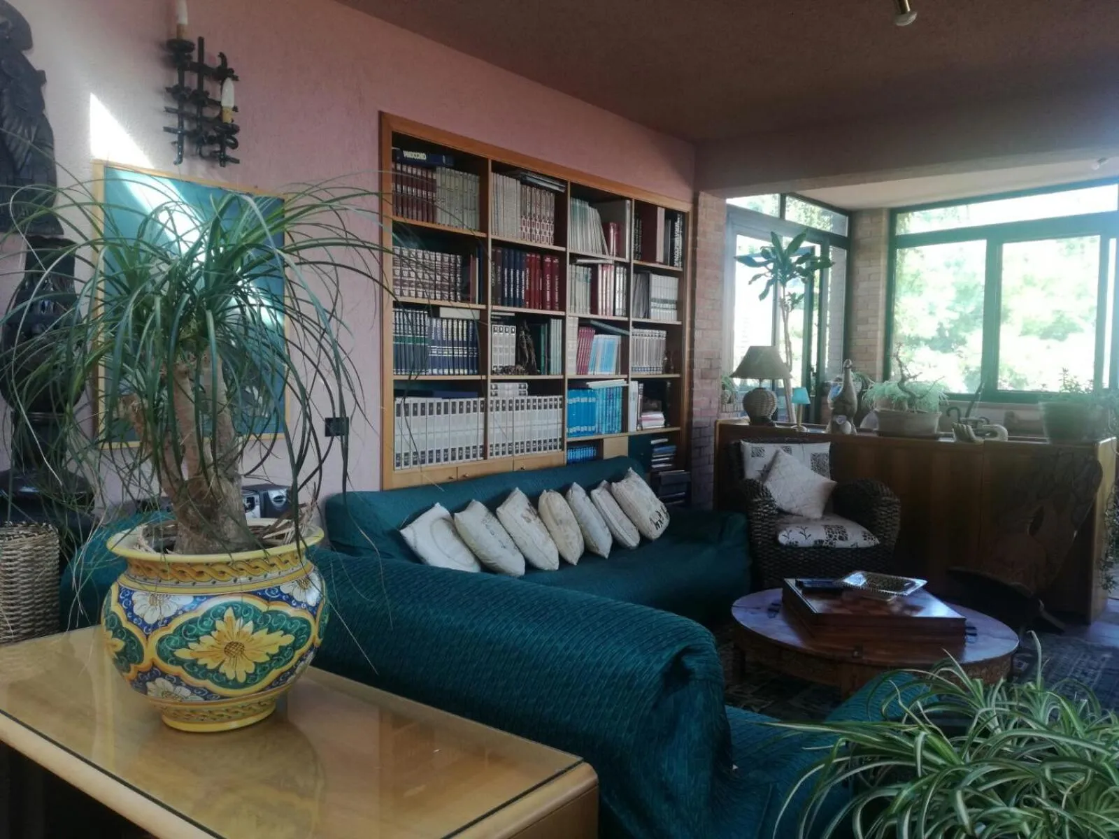 Communal lounge/ TV room in Villa Grande