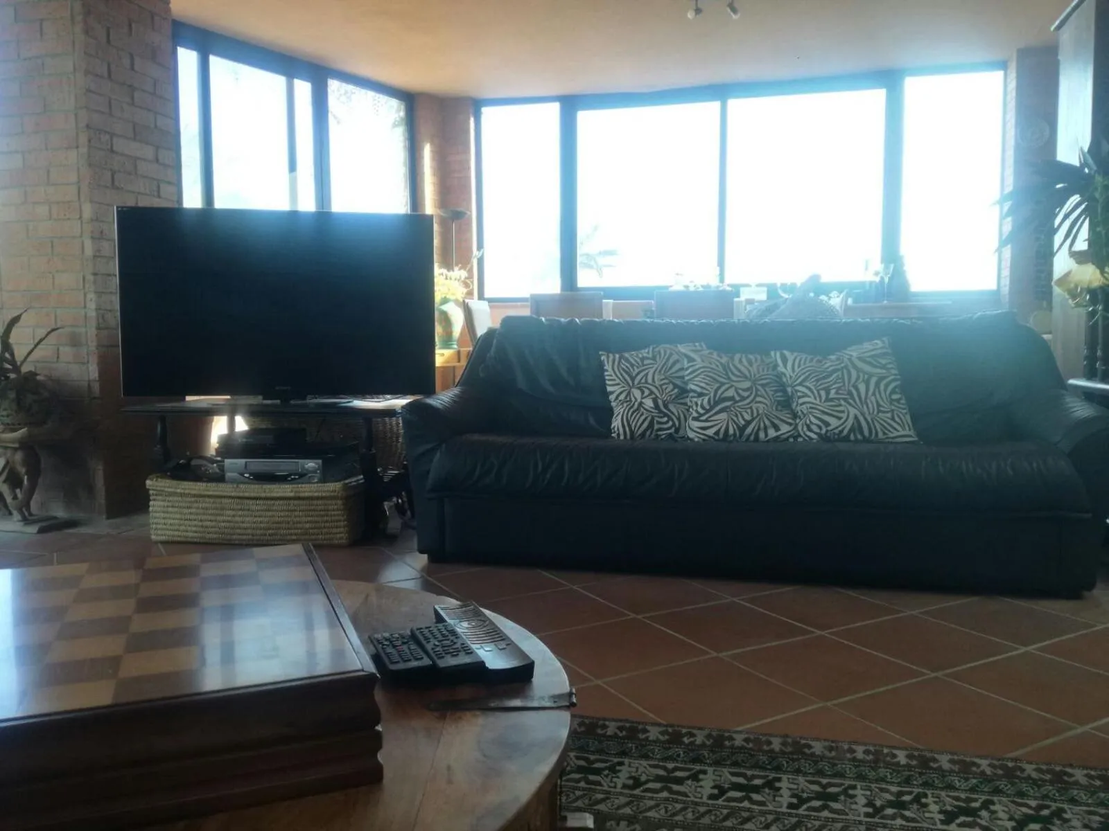 Communal lounge/ TV room in Villa Grande