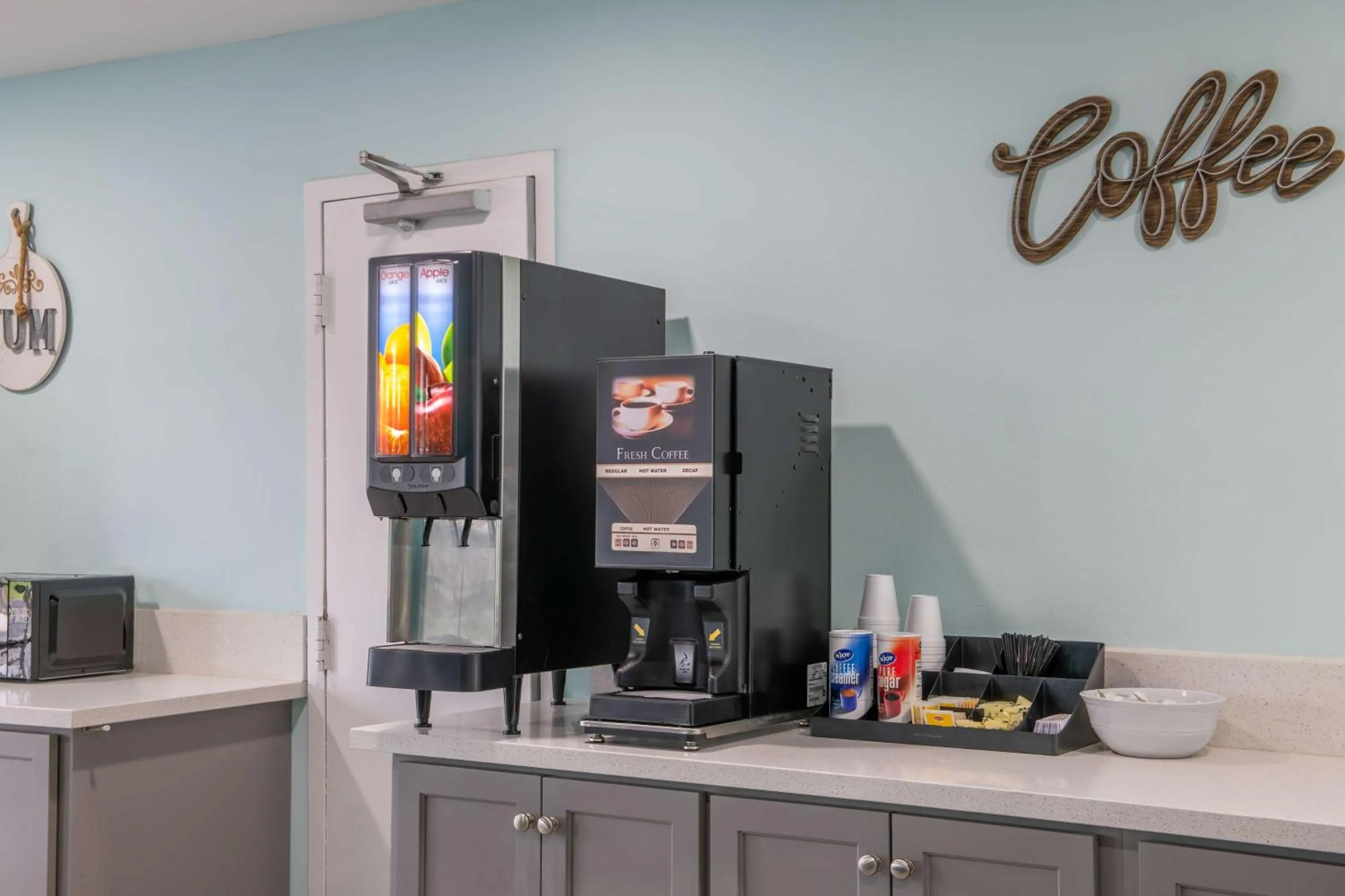 Restaurant/places to eat in Motel 6 Macon, GA I 475