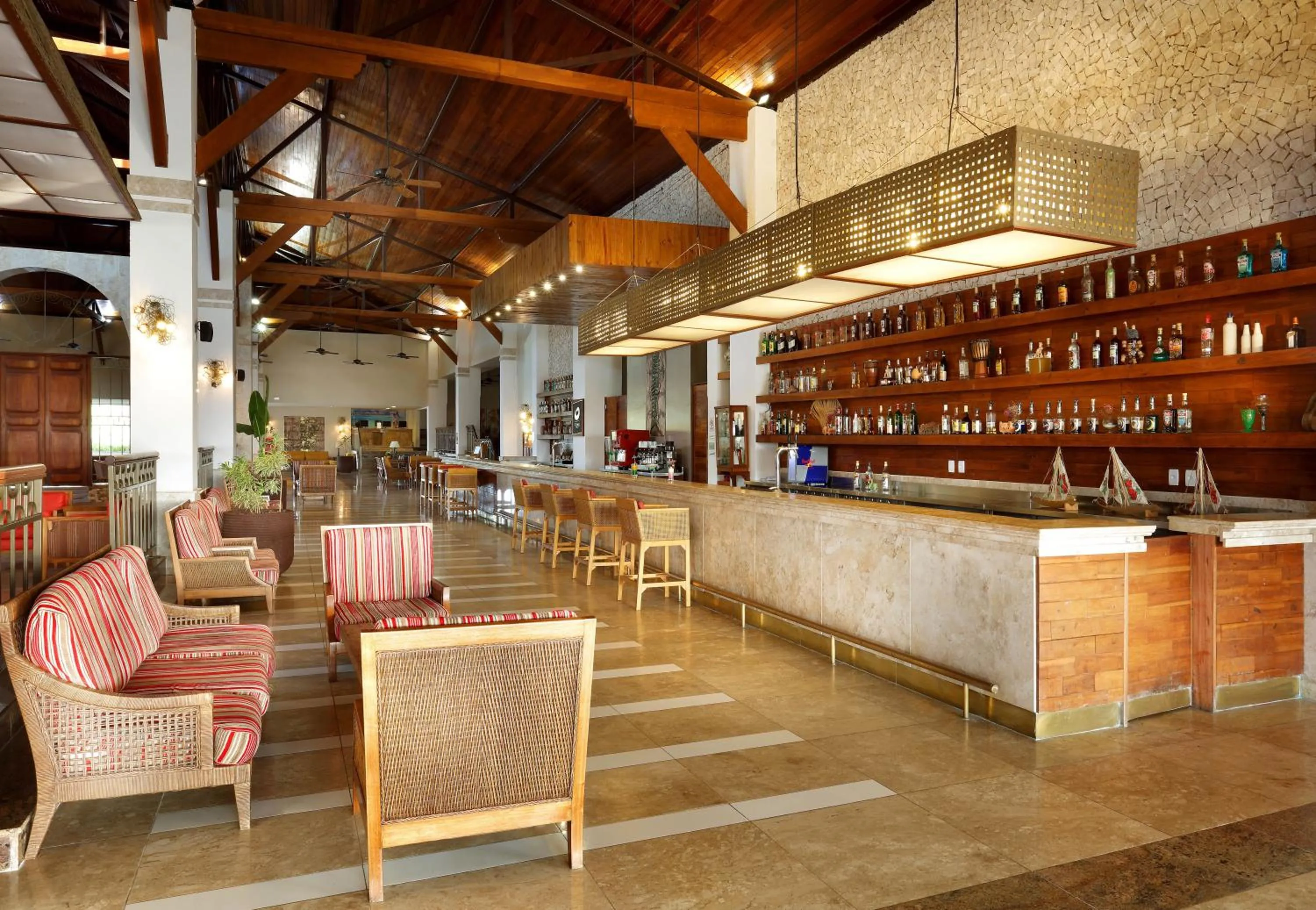 Lounge or bar in Grand Palladium Imbassaí Resort & Spa - All Inclusive