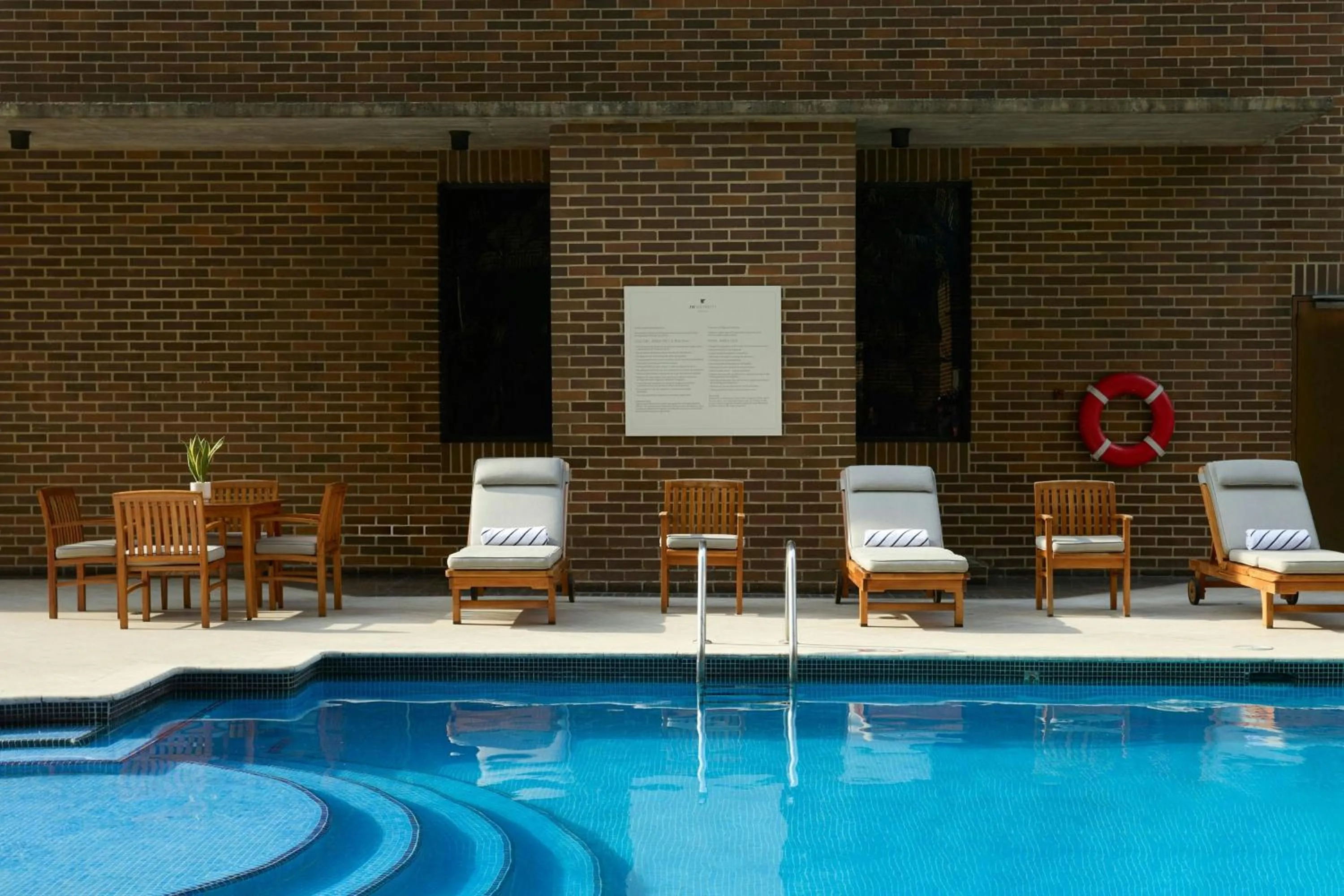 Swimming pool in JW Marriott Caracas