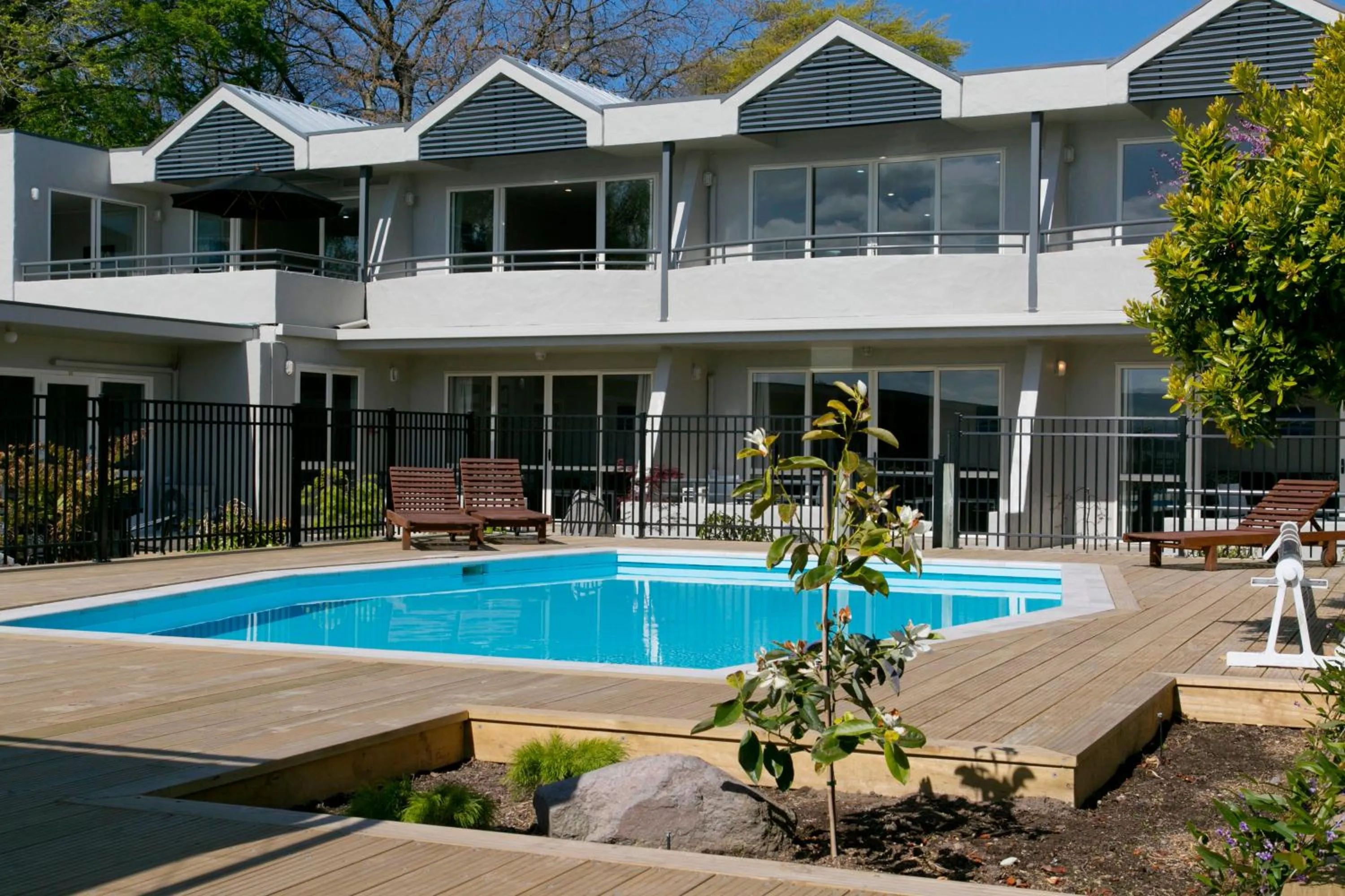 Swimming pool in Anchorage Resort Taupo NZ