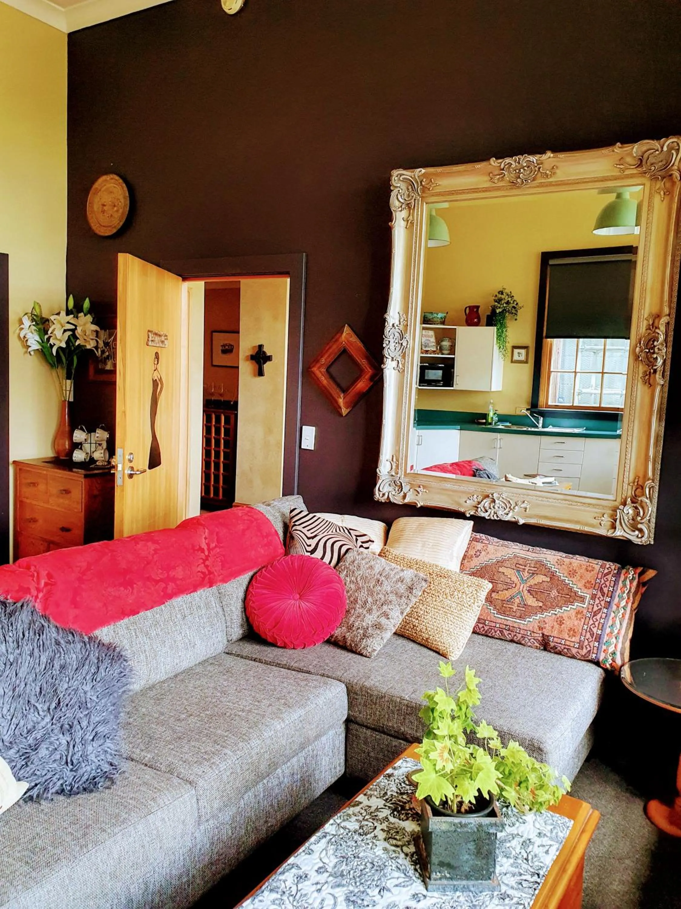 Seating area in La Riviera Guesthouse