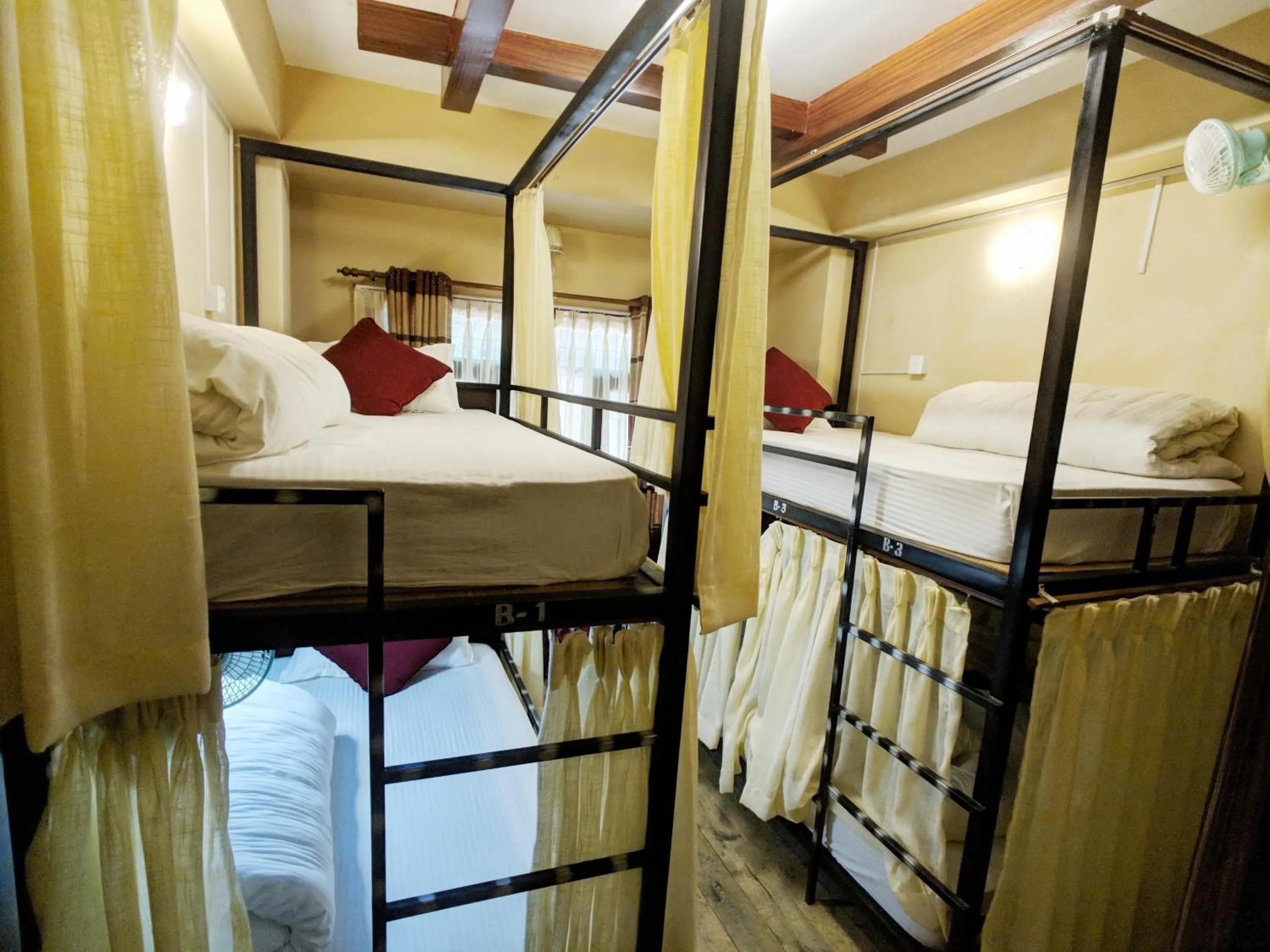 bunk bed, Bed in Hotel Forest Lake Backpackers' Hostel