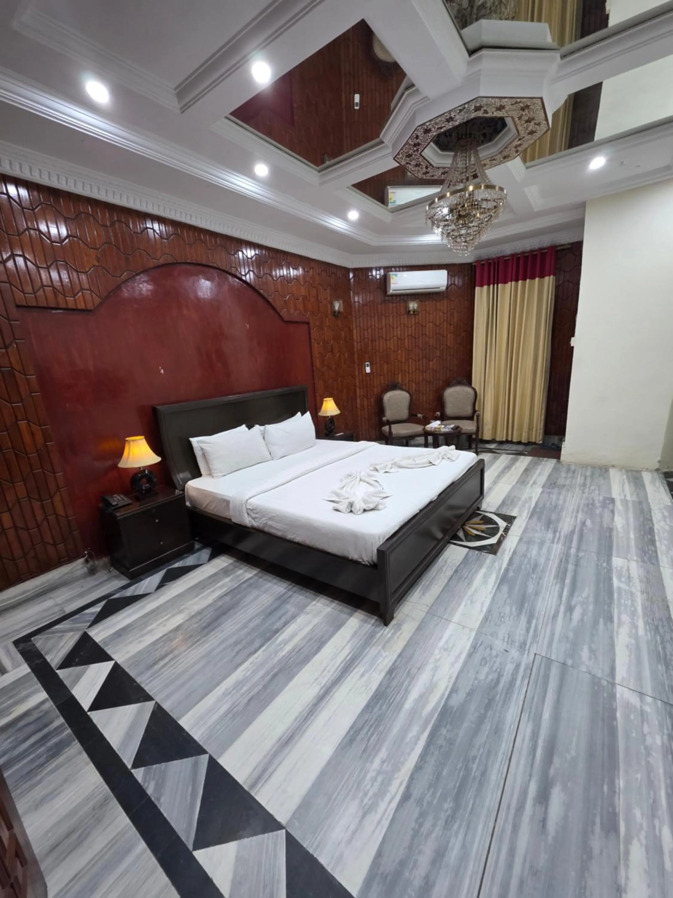 Bed in Executive Galaxy Guest House Islamabad