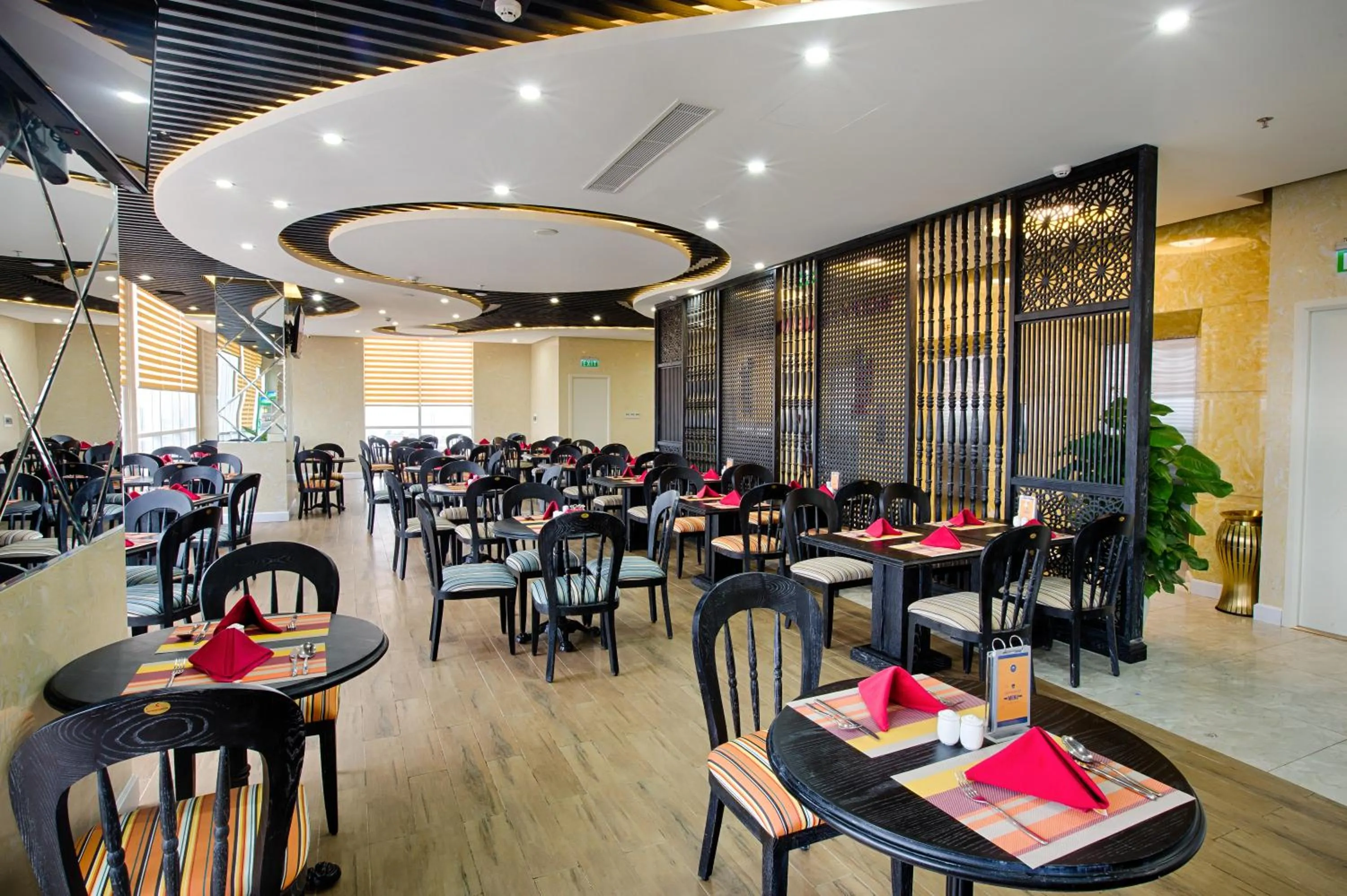 Restaurant/places to eat in Fivitel Da Nang