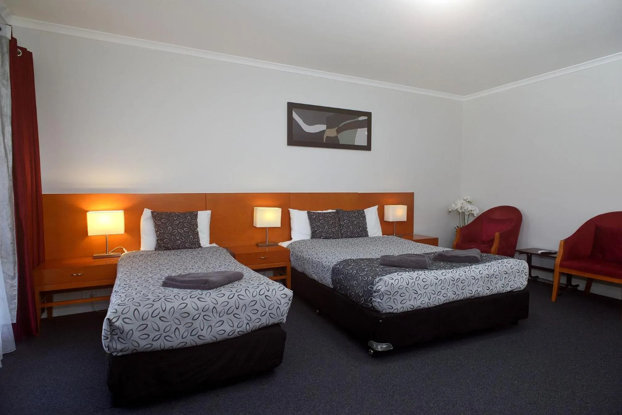 Bed in Horsham Mid City Court Motel