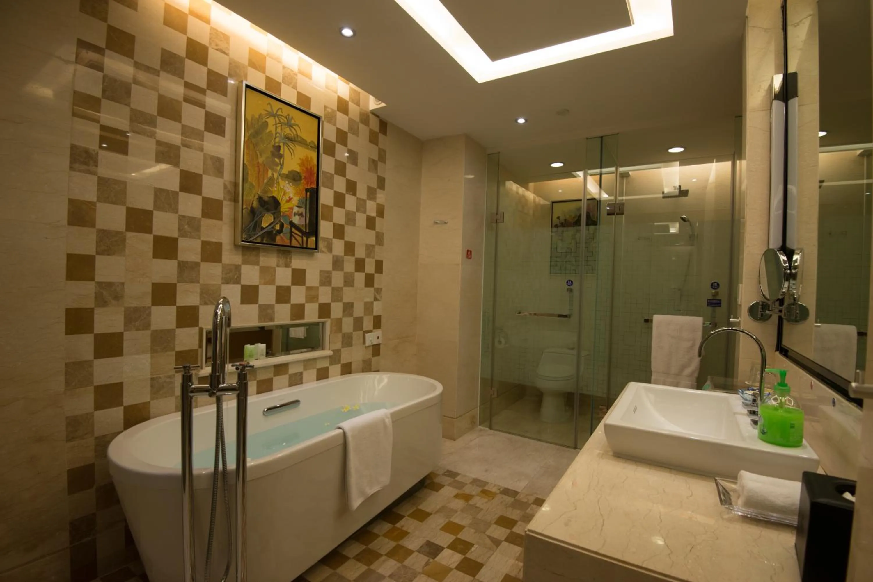 Shower in Panyu Hotel