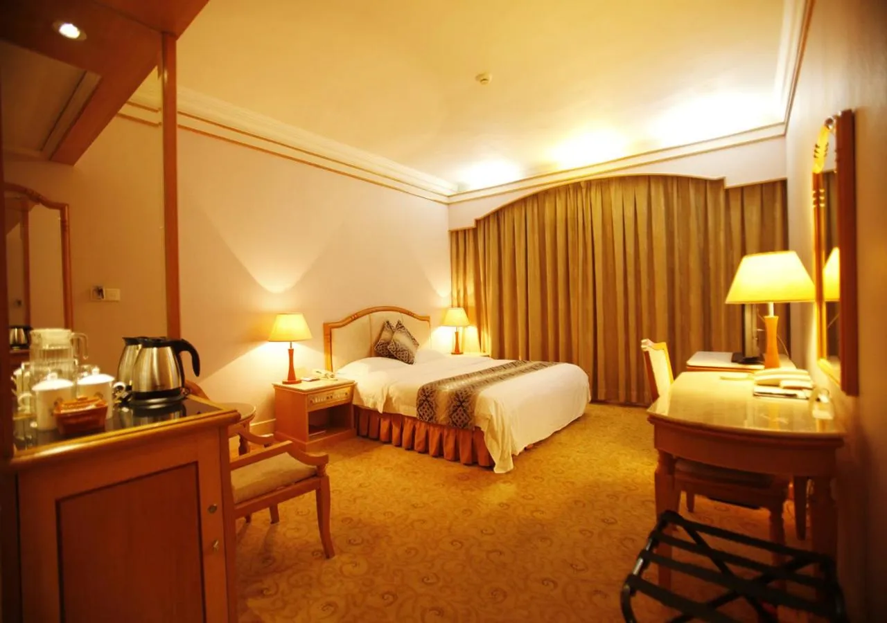 Bedroom, Bed in Panyu Hotel