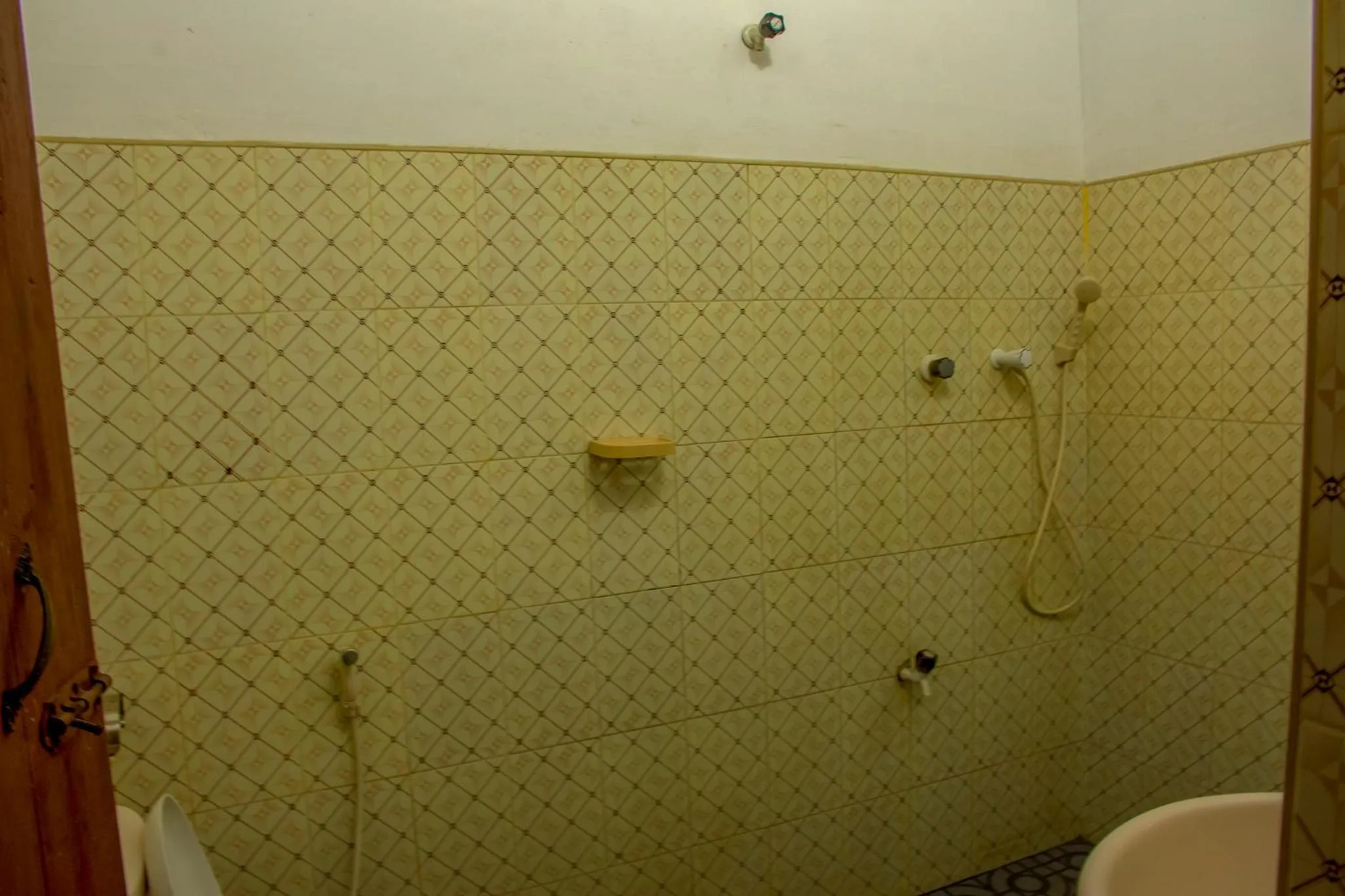 Bathroom in Nice Place Beach Hotel