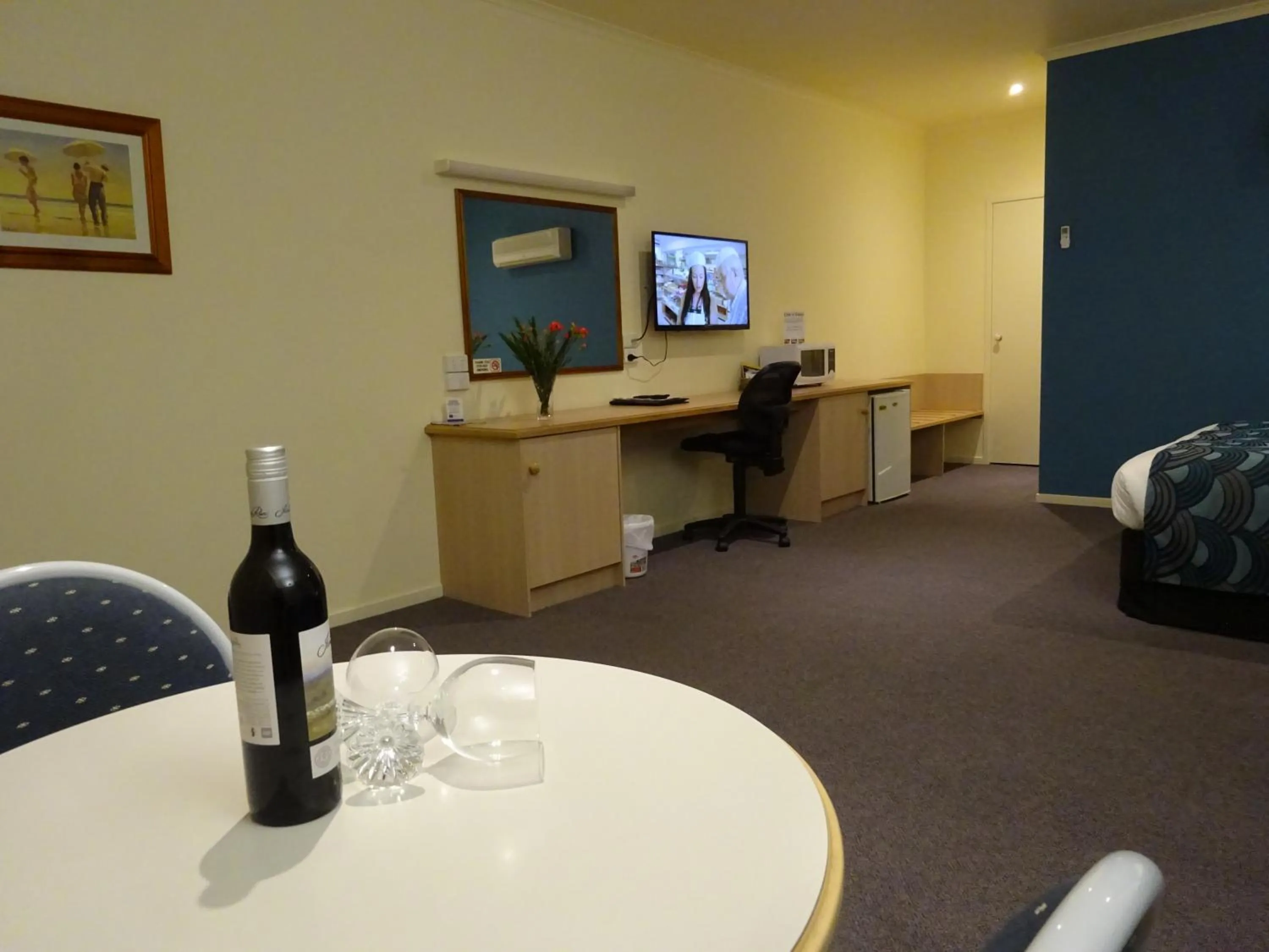 Photo of the whole room in Victoria Lodge Motor Inn & Apartments