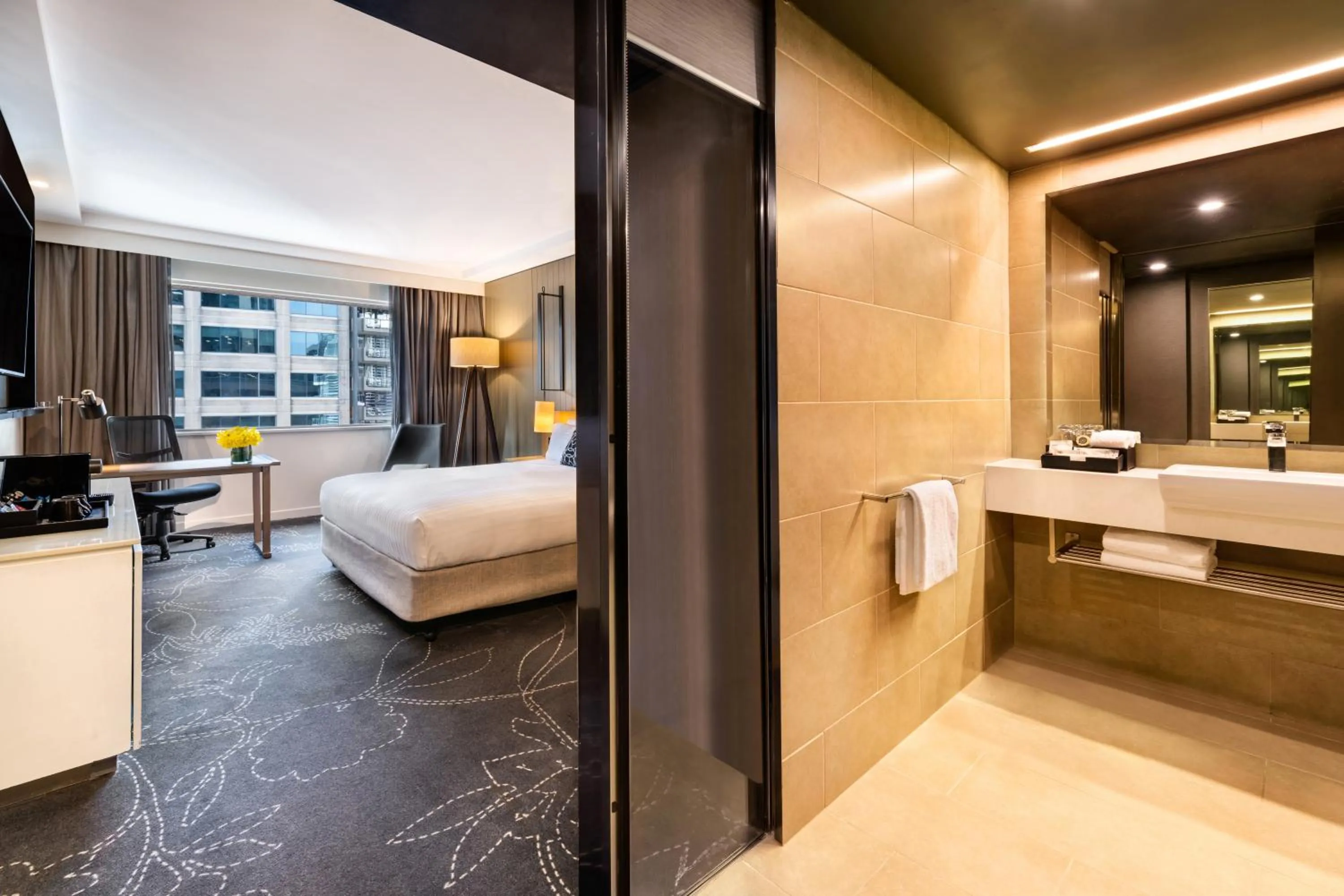 Bedroom, Bed in PARKROYAL Darling Harbour, Sydney