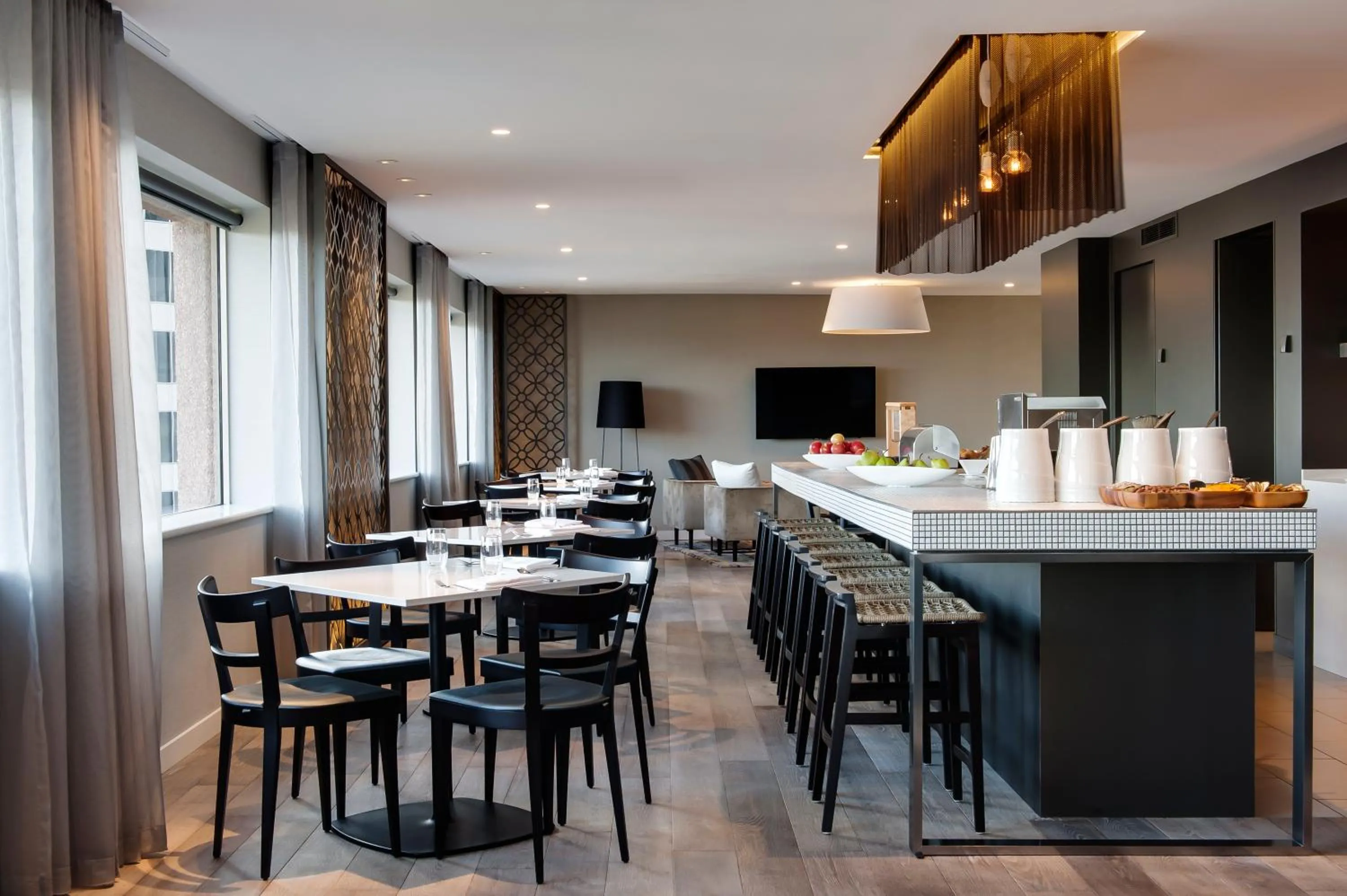 Lounge or bar in PARKROYAL Darling Harbour, Sydney