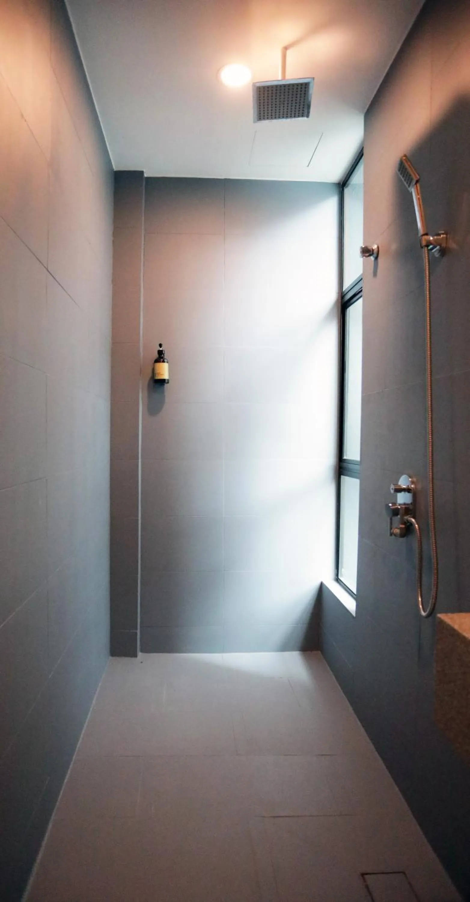 Shower in Vivids Hotel