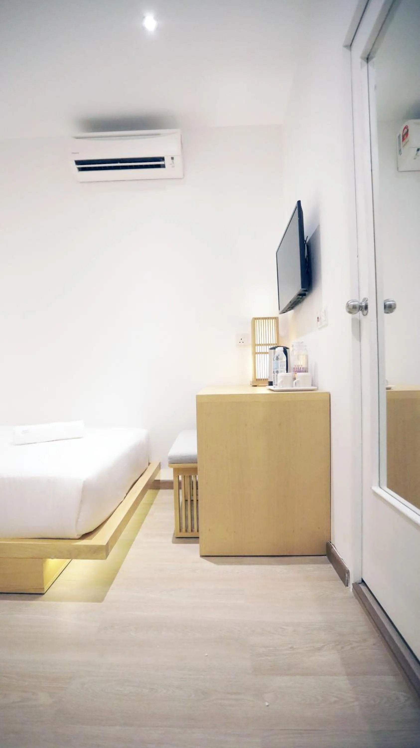 TV and multimedia, Bed in Vivids Hotel