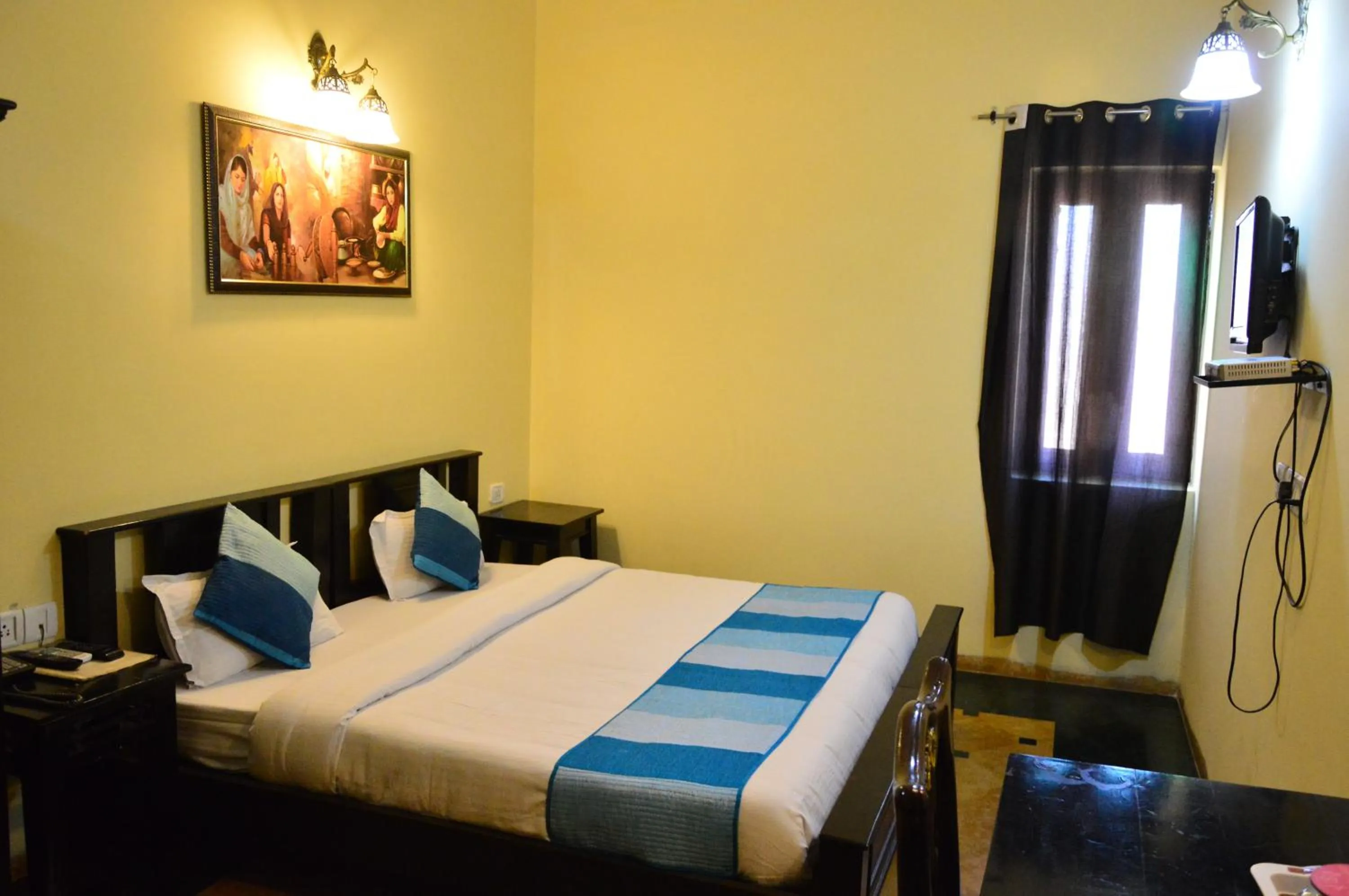 Bedroom, Bed in Hotel Amer View