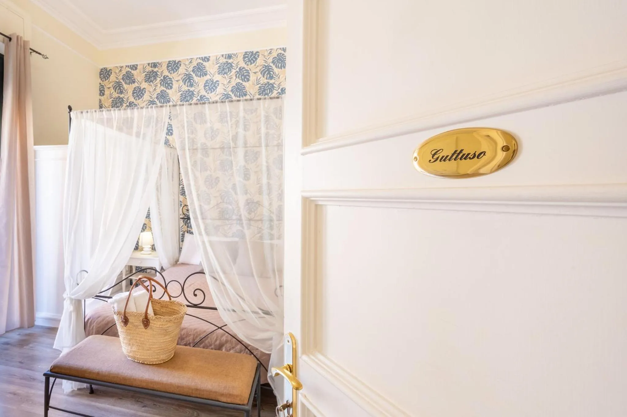 Property logo or sign, Bed in Il Sonaglio