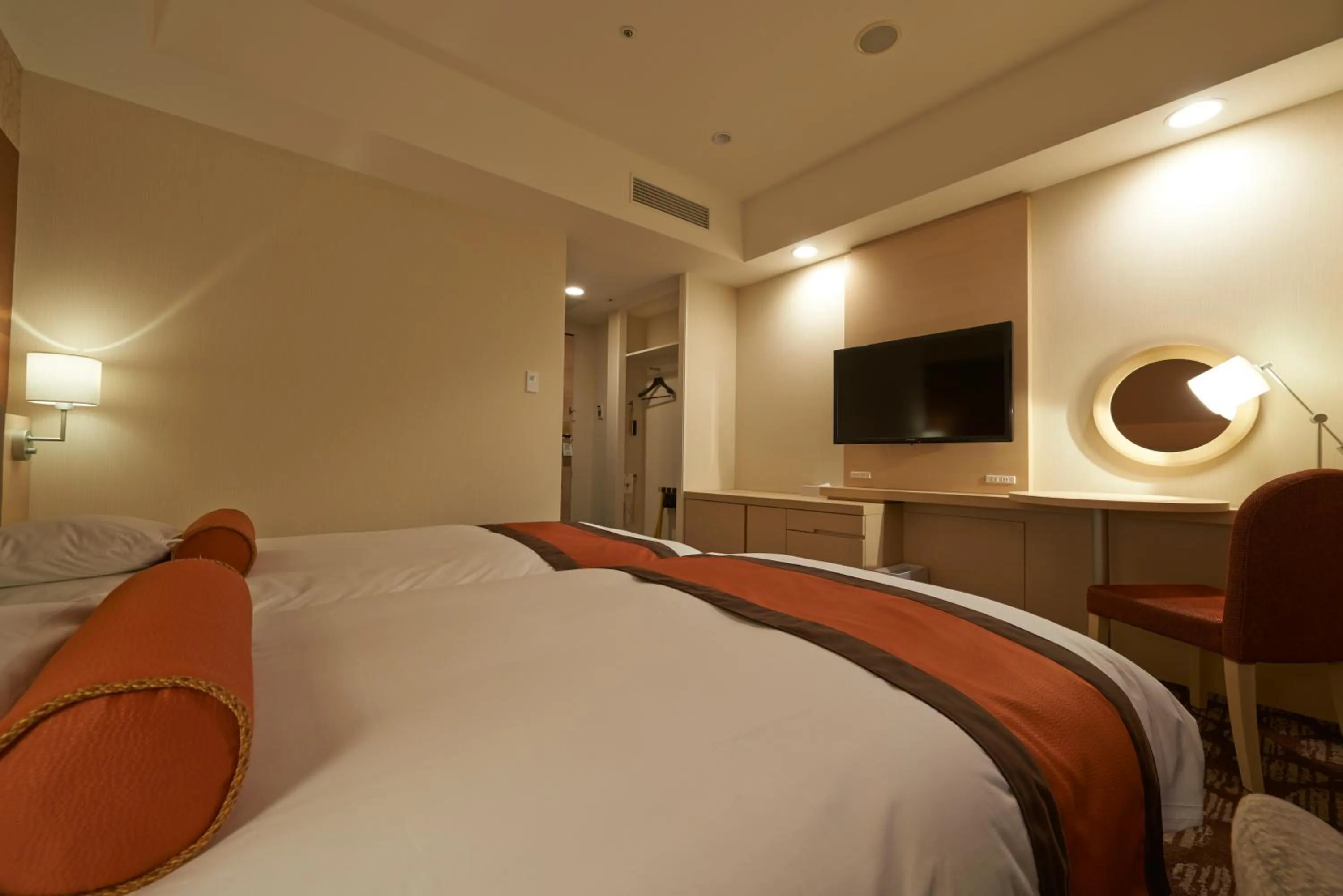 Photo of the whole room, Bed in HOTEL VISCHIO AMAGASAKI by GRANVIA