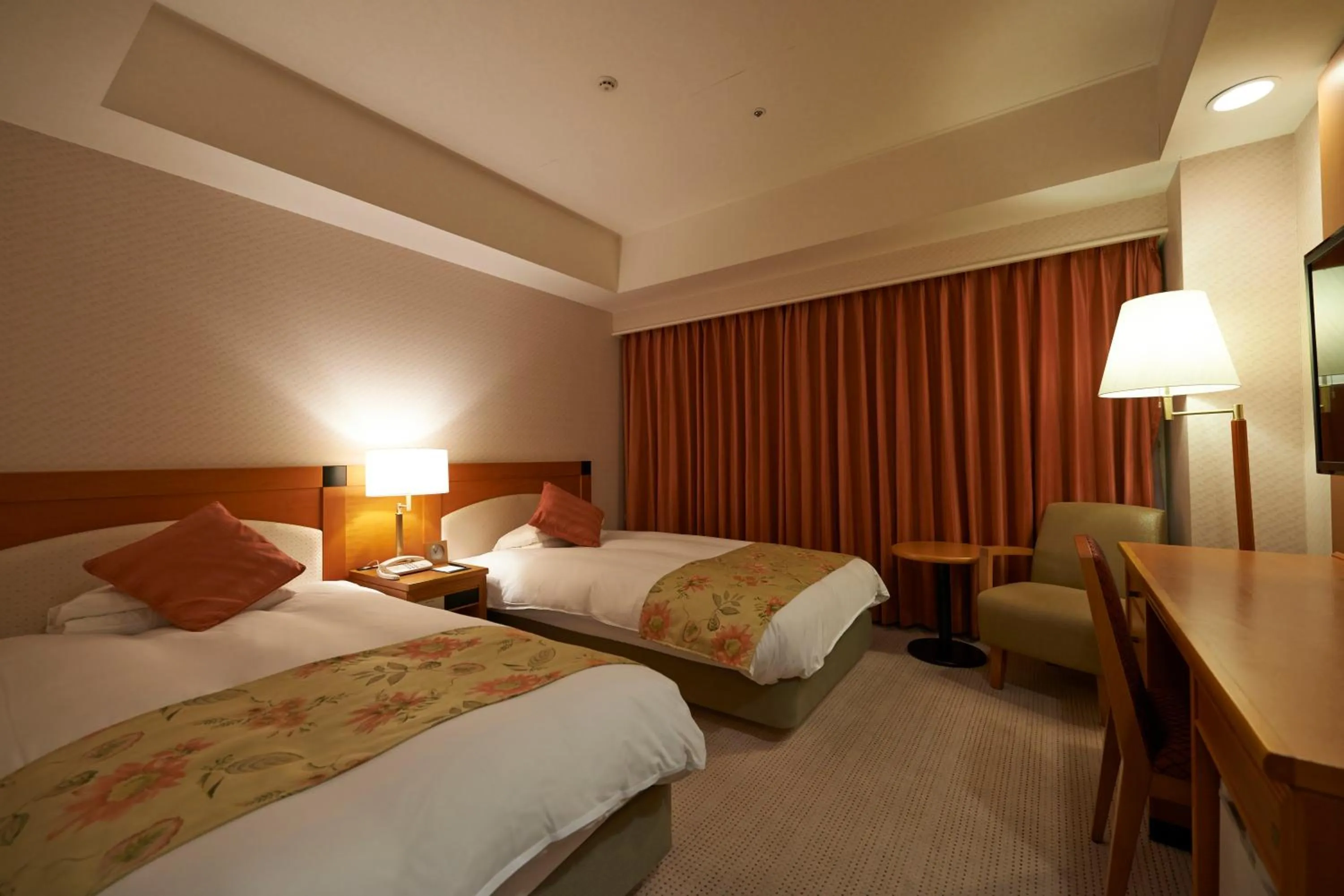 Photo of the whole room, Bed in HOTEL VISCHIO AMAGASAKI by GRANVIA