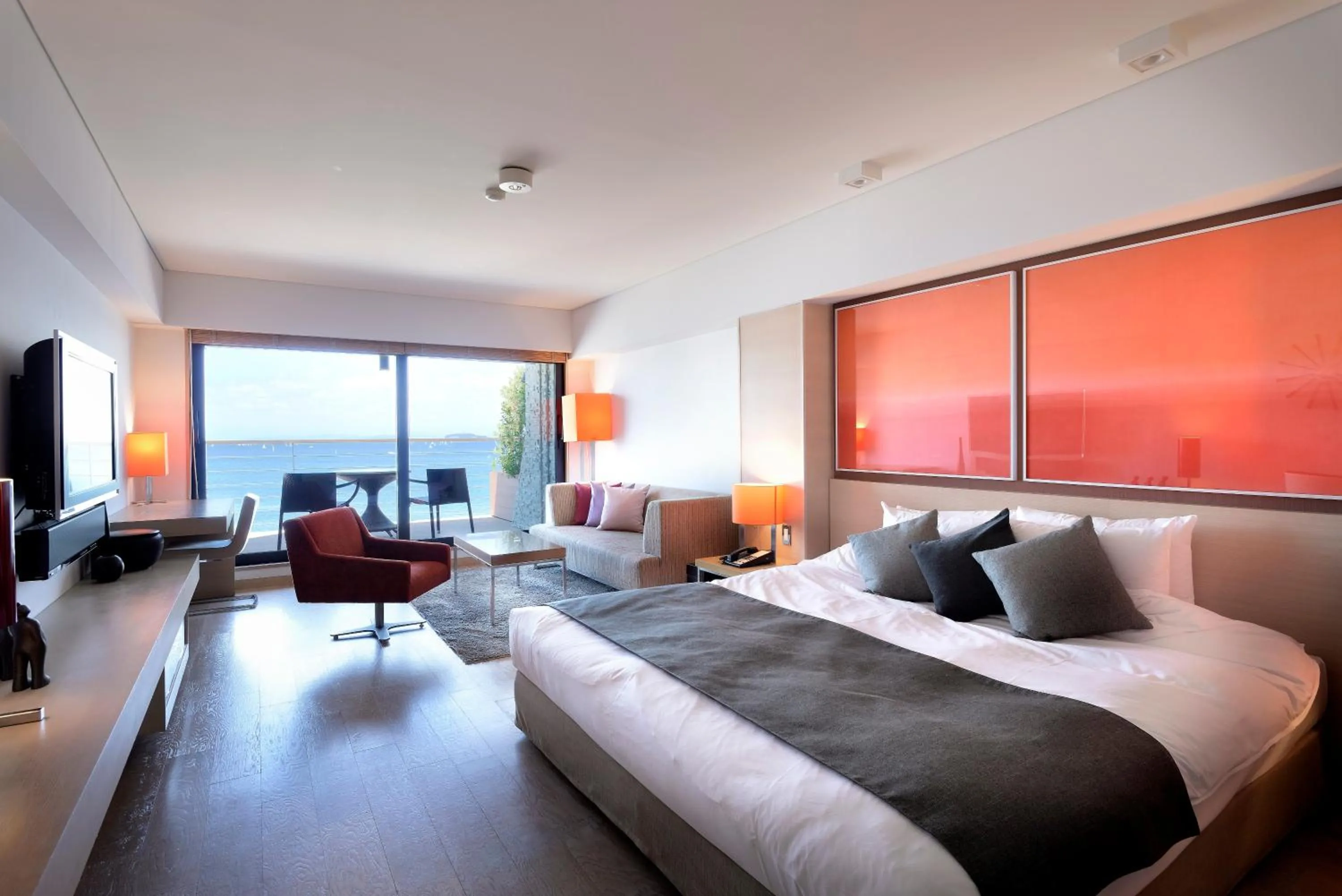 Photo of the whole room, Bed in Scapes The Suite