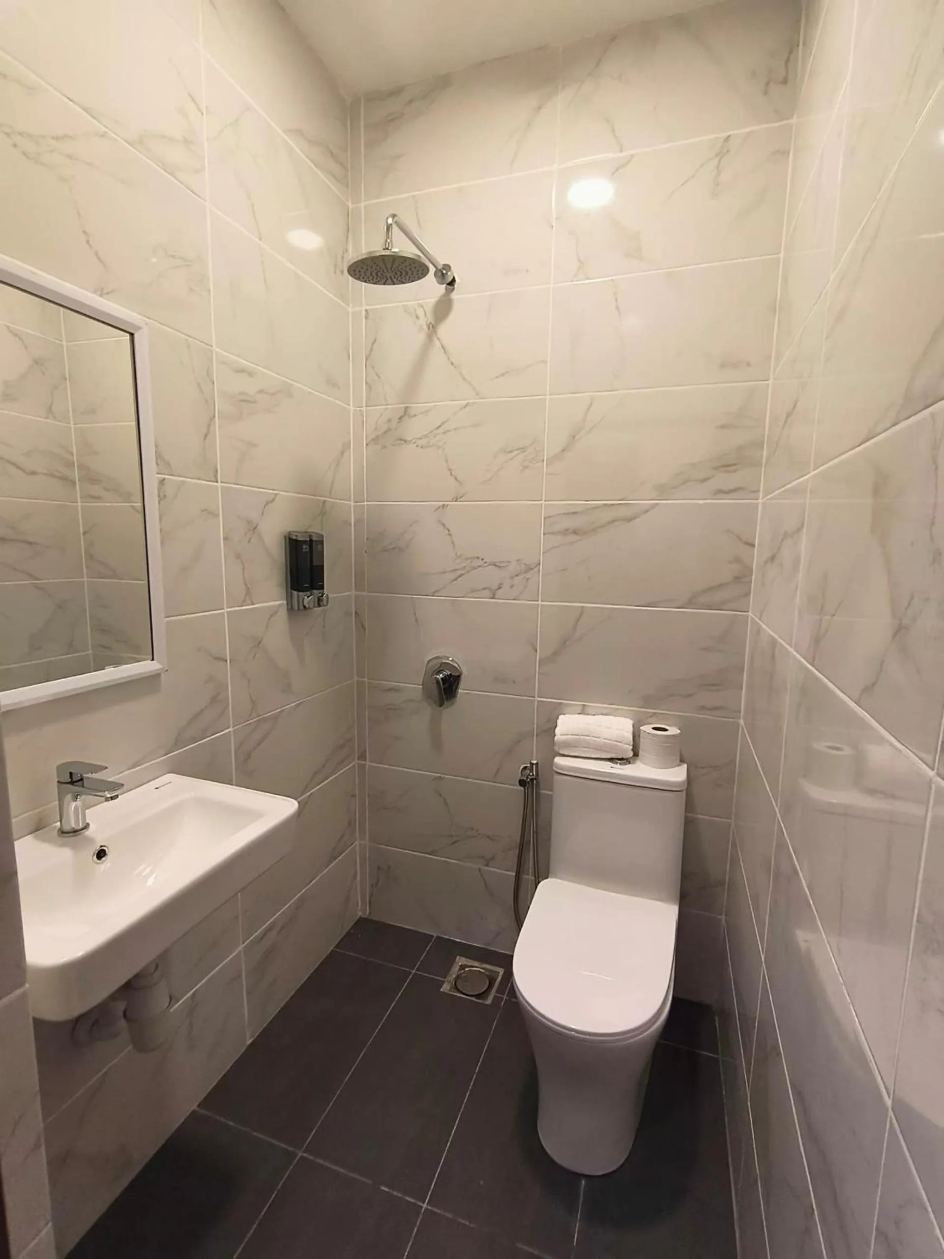 Toilet in Red's Hotel