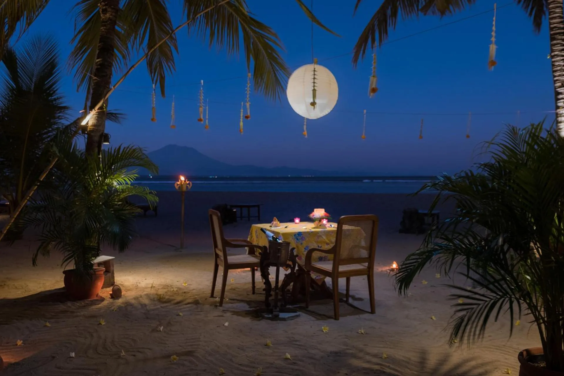 Restaurant/places to eat in Tandjung Sari Hotel