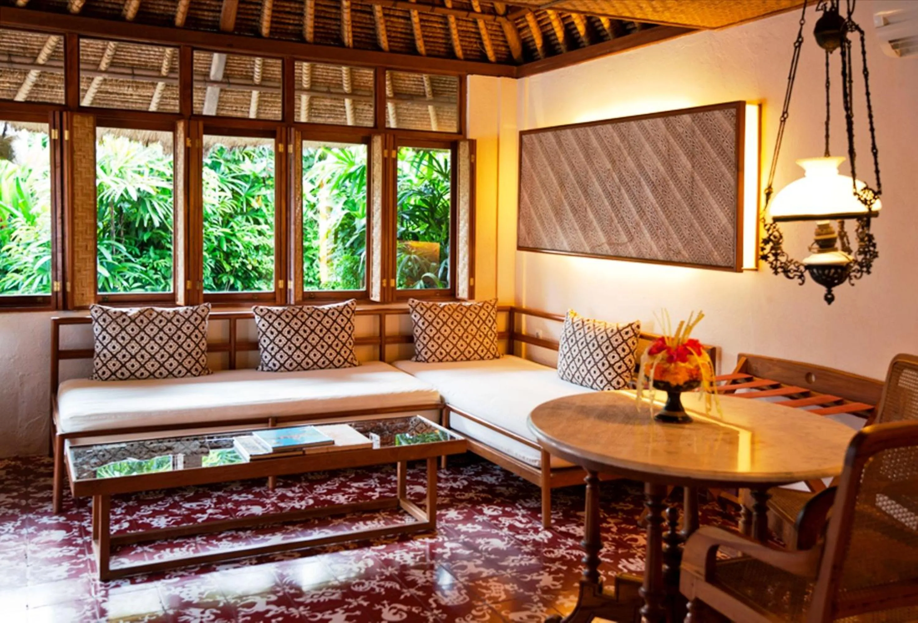 Communal lounge/ TV room in Tandjung Sari Hotel