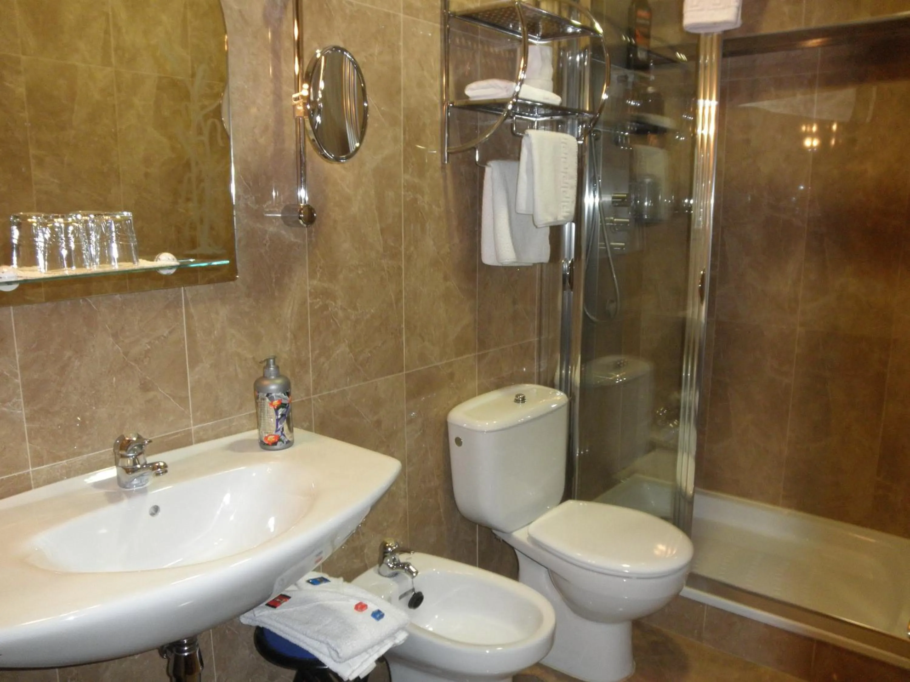 Bathroom in Hotel Playa Samil Vigo