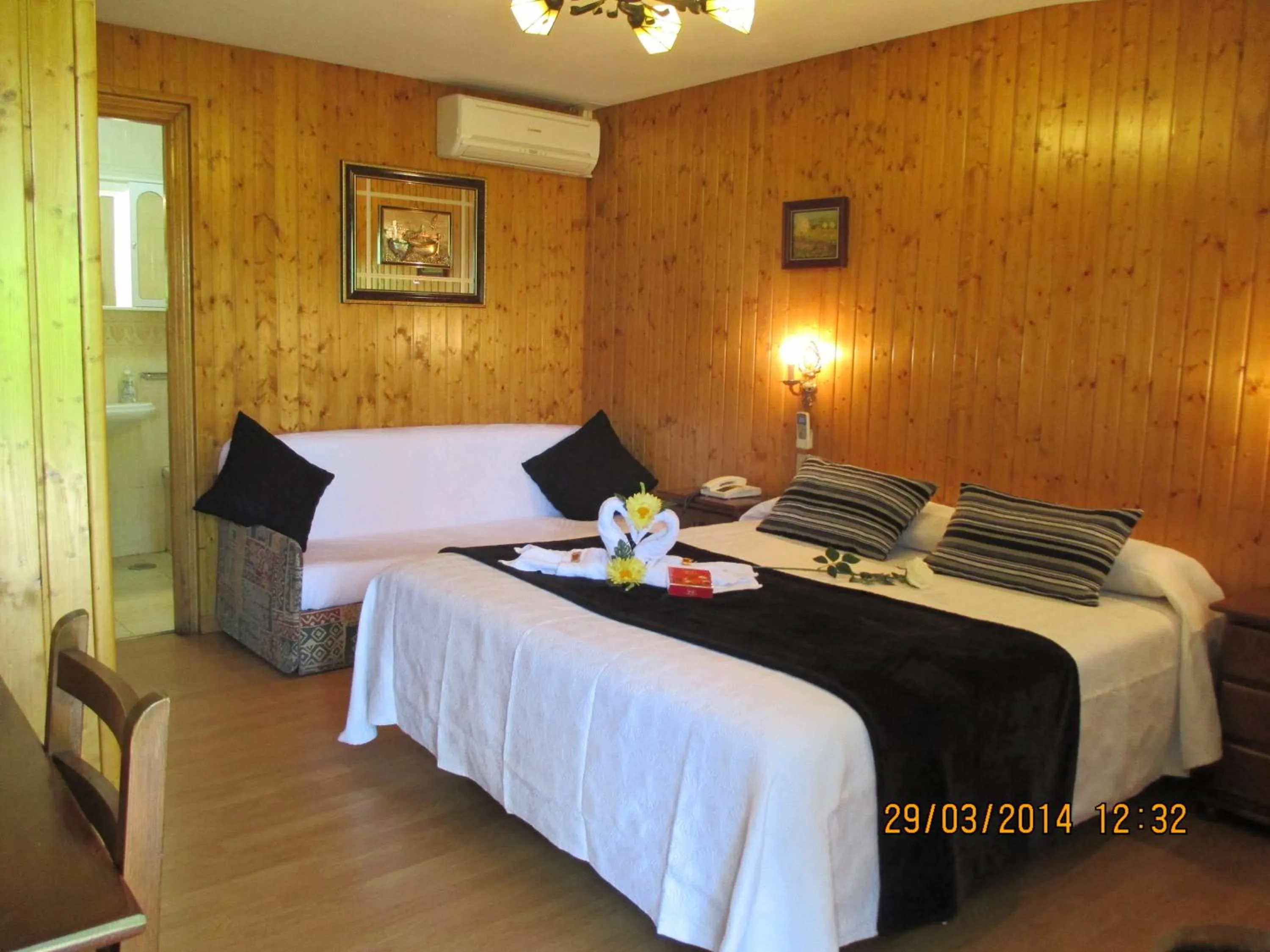 Photo of the whole room, Bed in Hotel Playa Samil Vigo