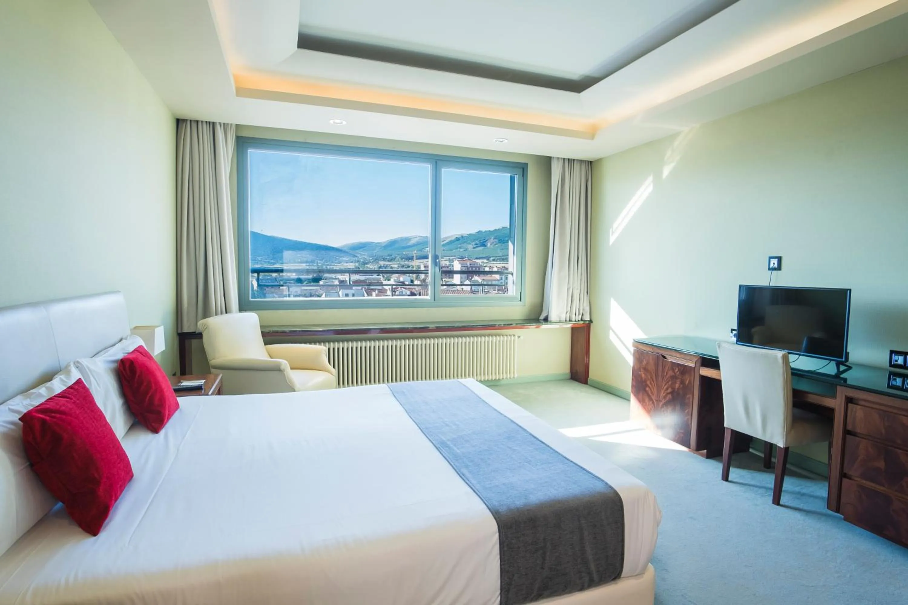 Photo of the whole room, Bed in Alda Mirador del Moncayo