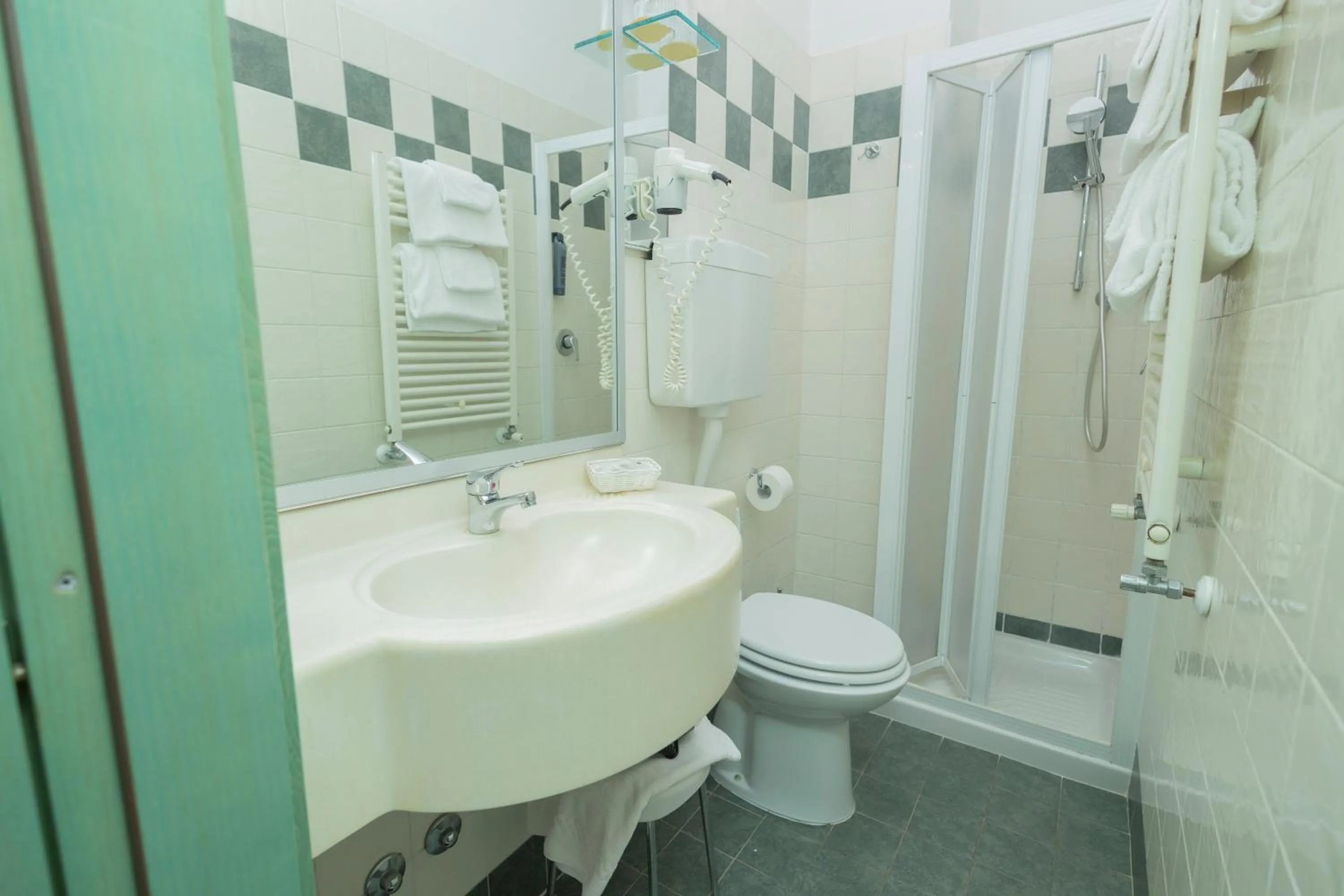 Shower in Hotel Berta