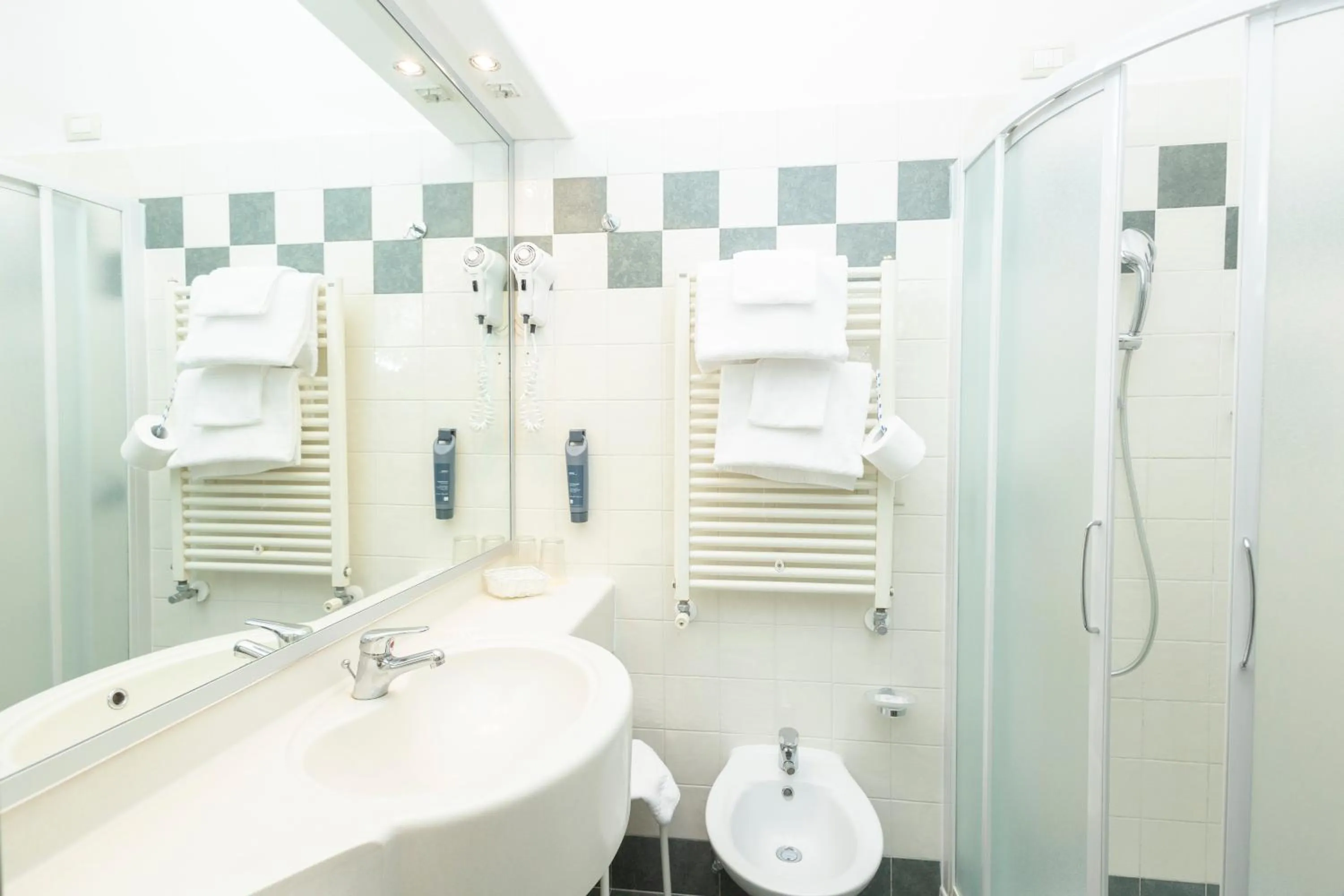 Shower in Hotel Berta