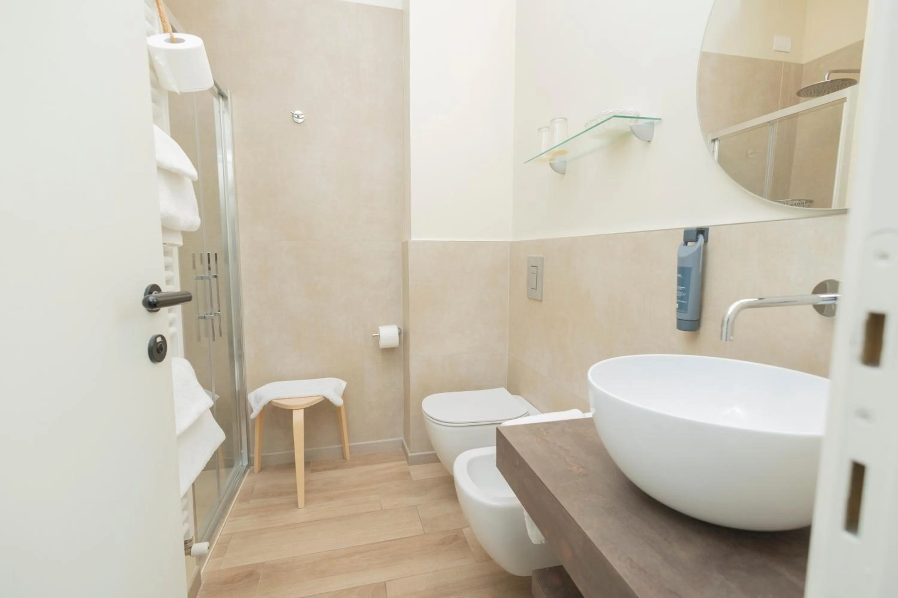 Shower in Hotel Berta