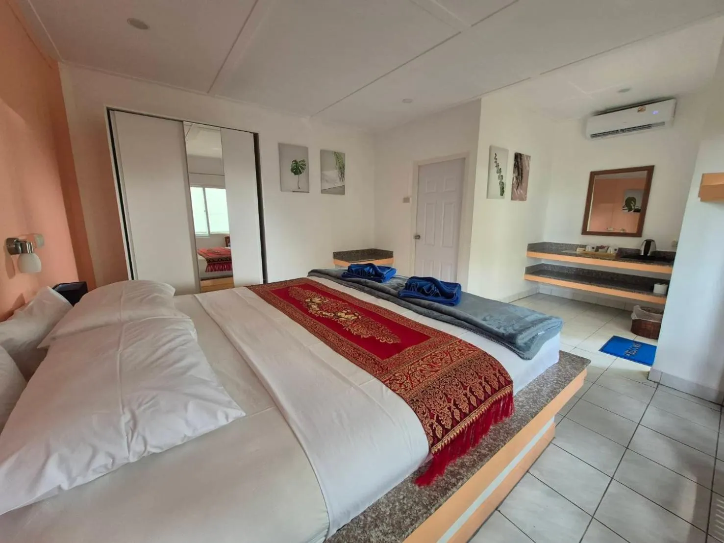 Bed in Lanta Island Resort