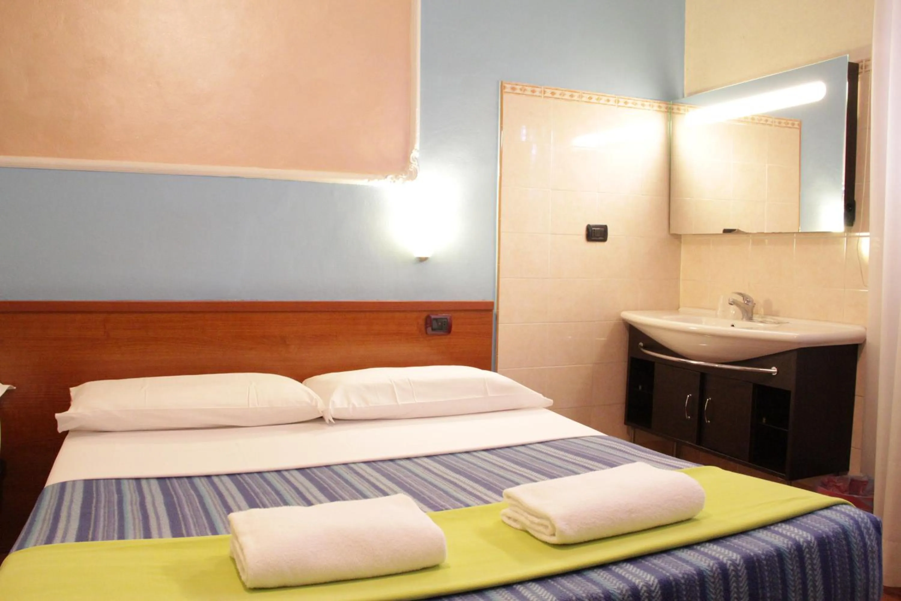 Bed in Hotel America