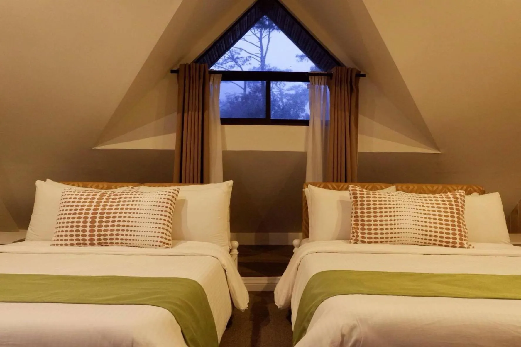 Bedroom, Bed in Mines View Park Hotel