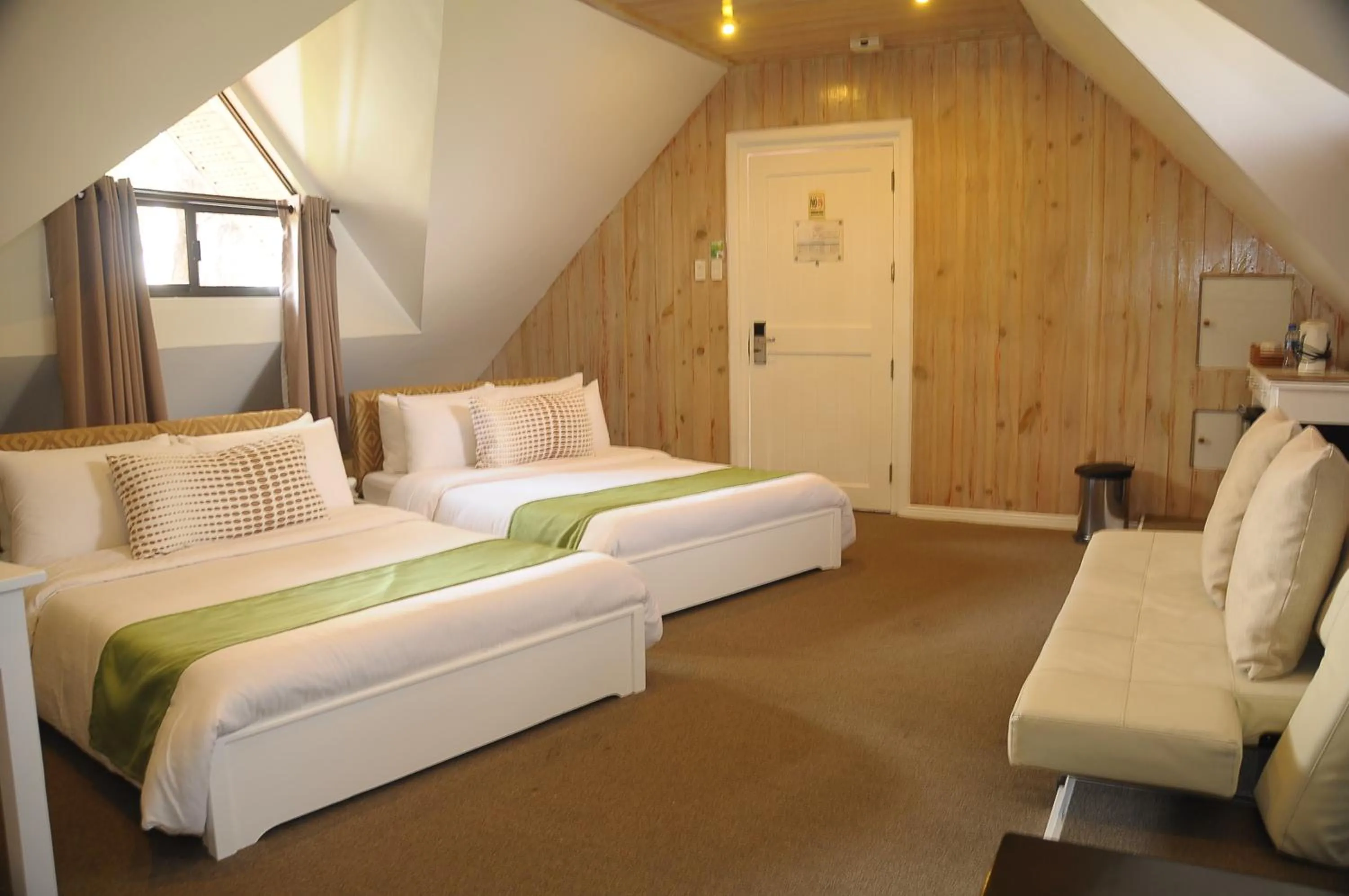 Bedroom, Bed in Mines View Park Hotel