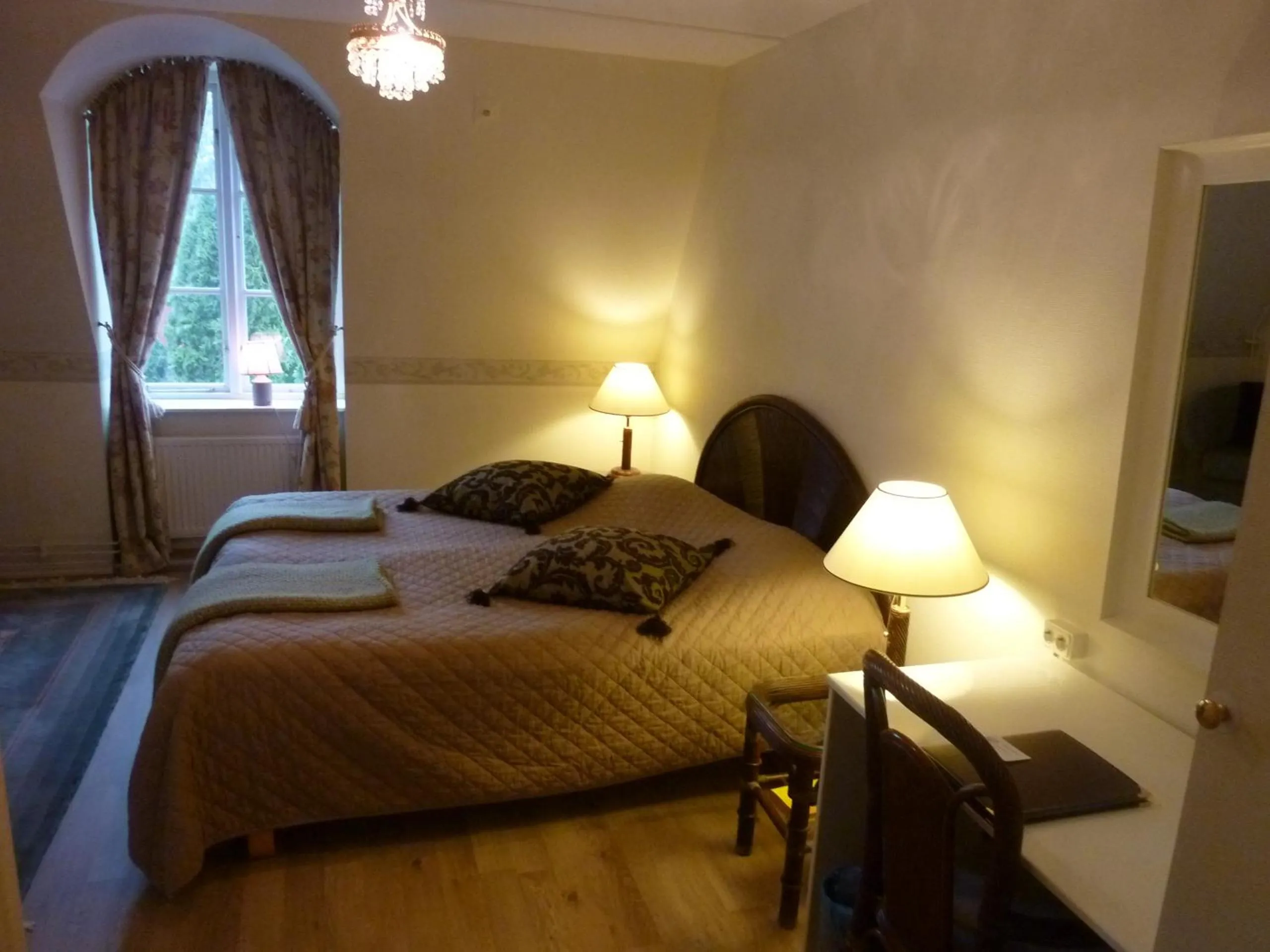 Photo of the whole room, Bed in Nya Pallas Hotel