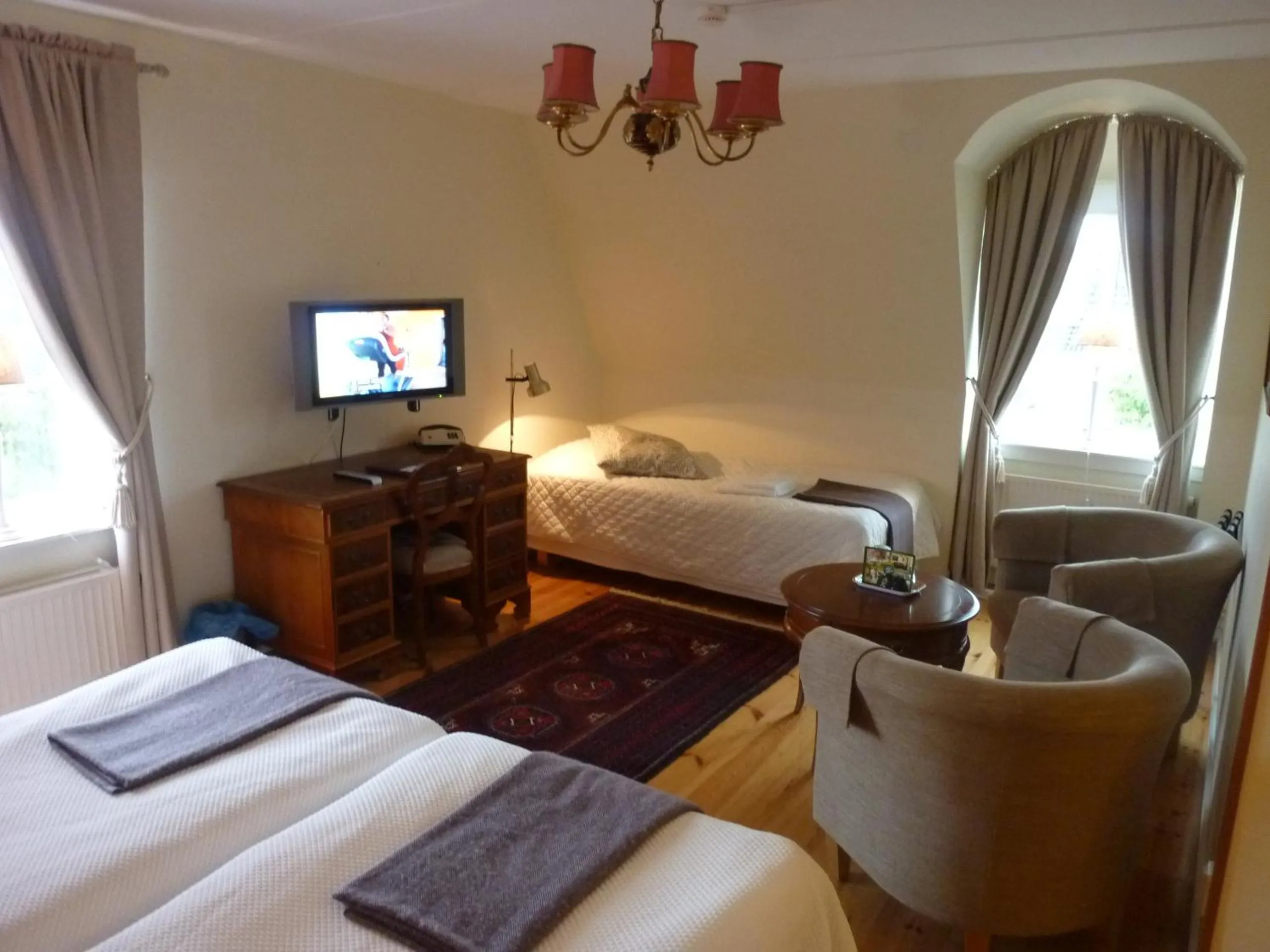 Photo of the whole room, Bed in Nya Pallas Hotel