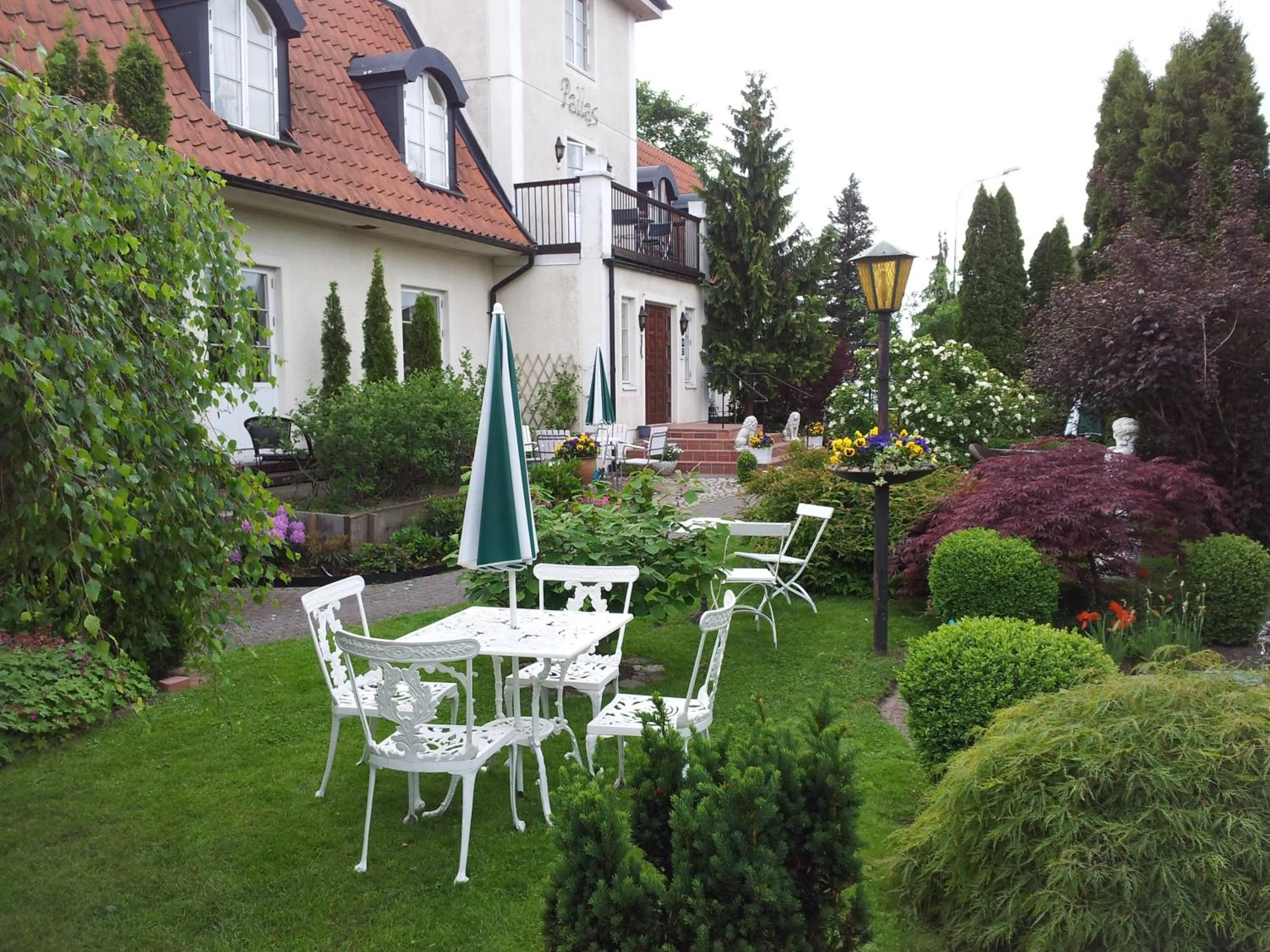 Facade/entrance in Nya Pallas Hotel